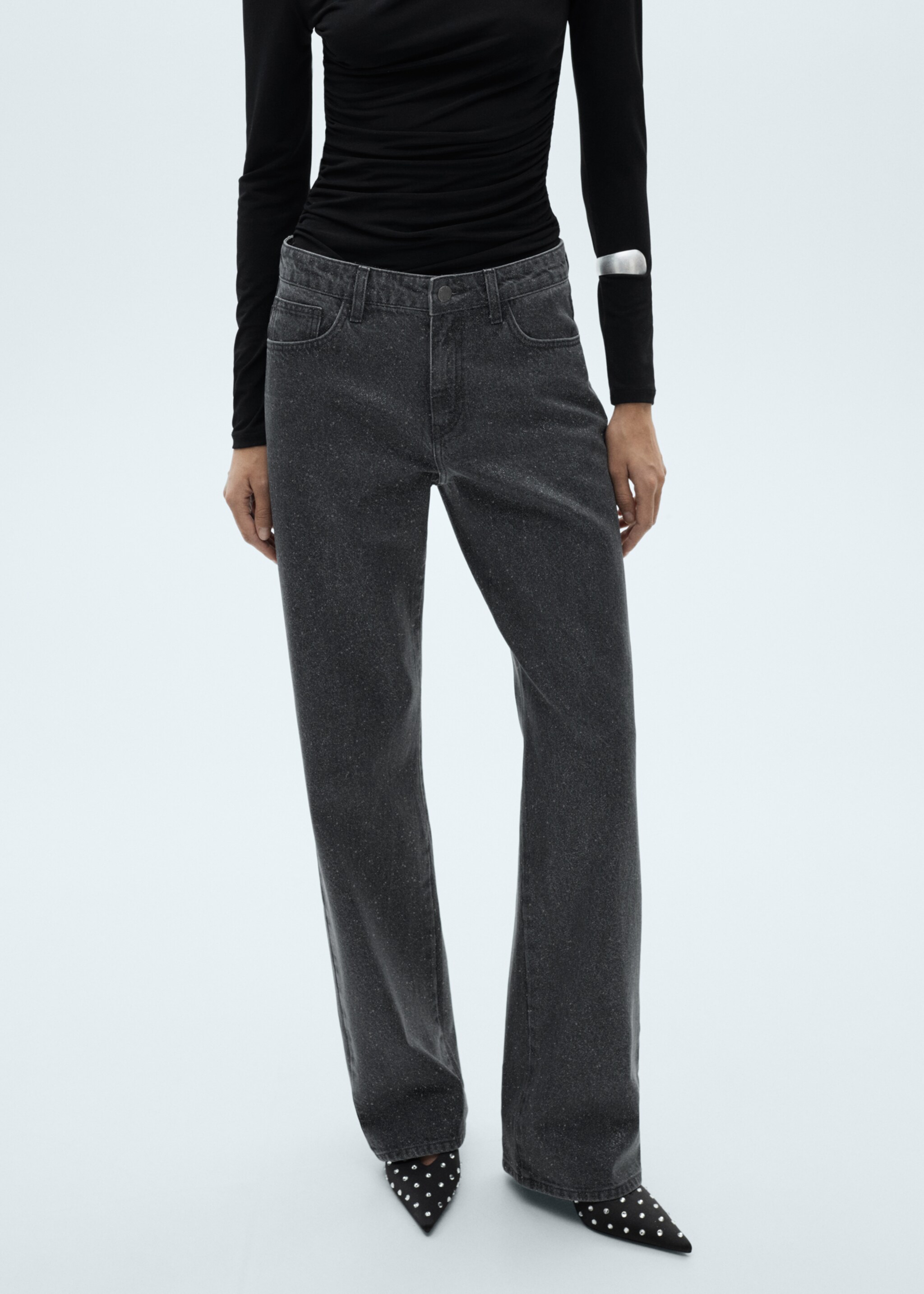 Glansiga jeans rak passform - Bild av mittparti, Black denim. Ref: 77049074-00.