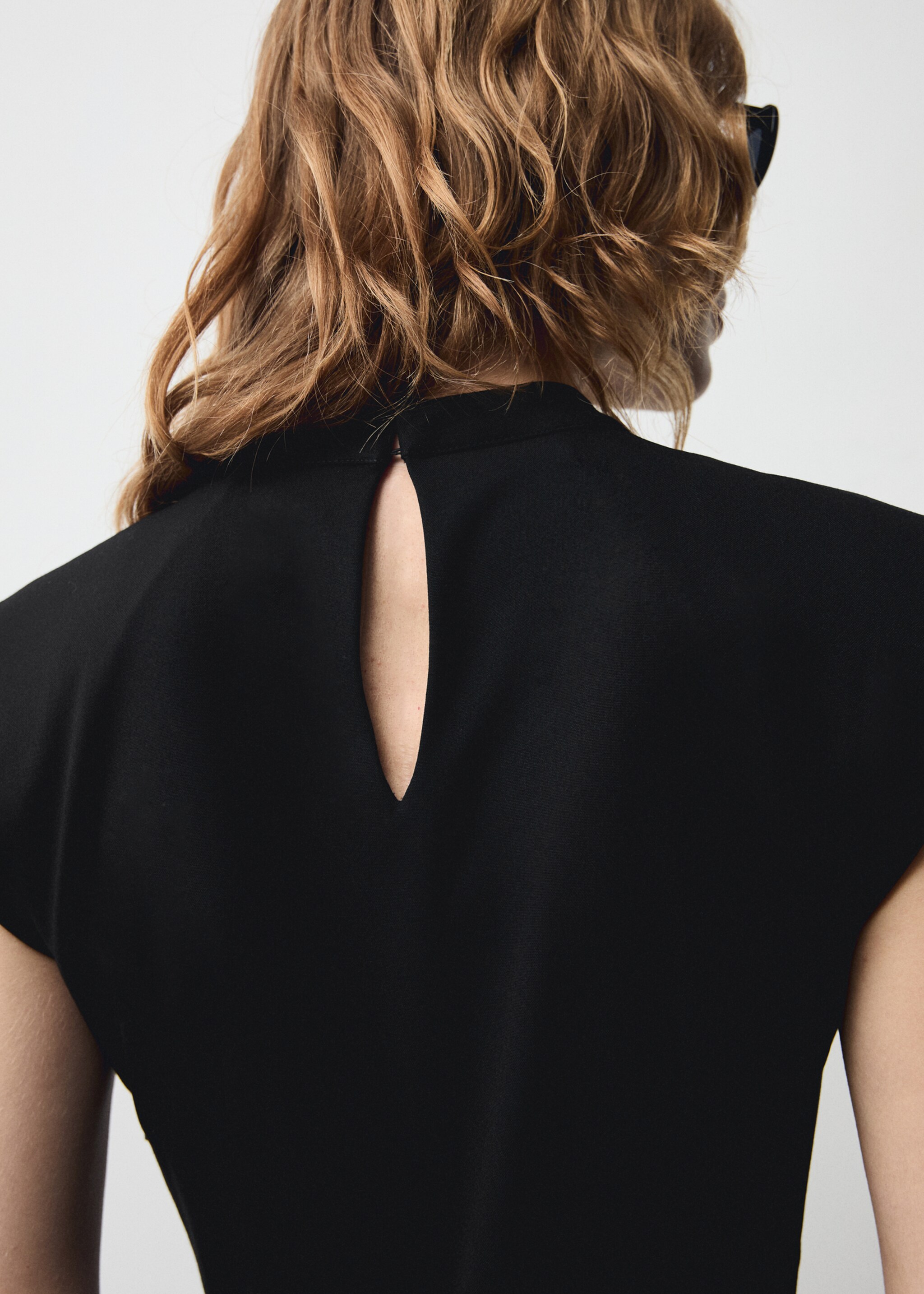 Asymmetrical dress with belt - Details of the article 6, Black. Ref: 77049075-00.