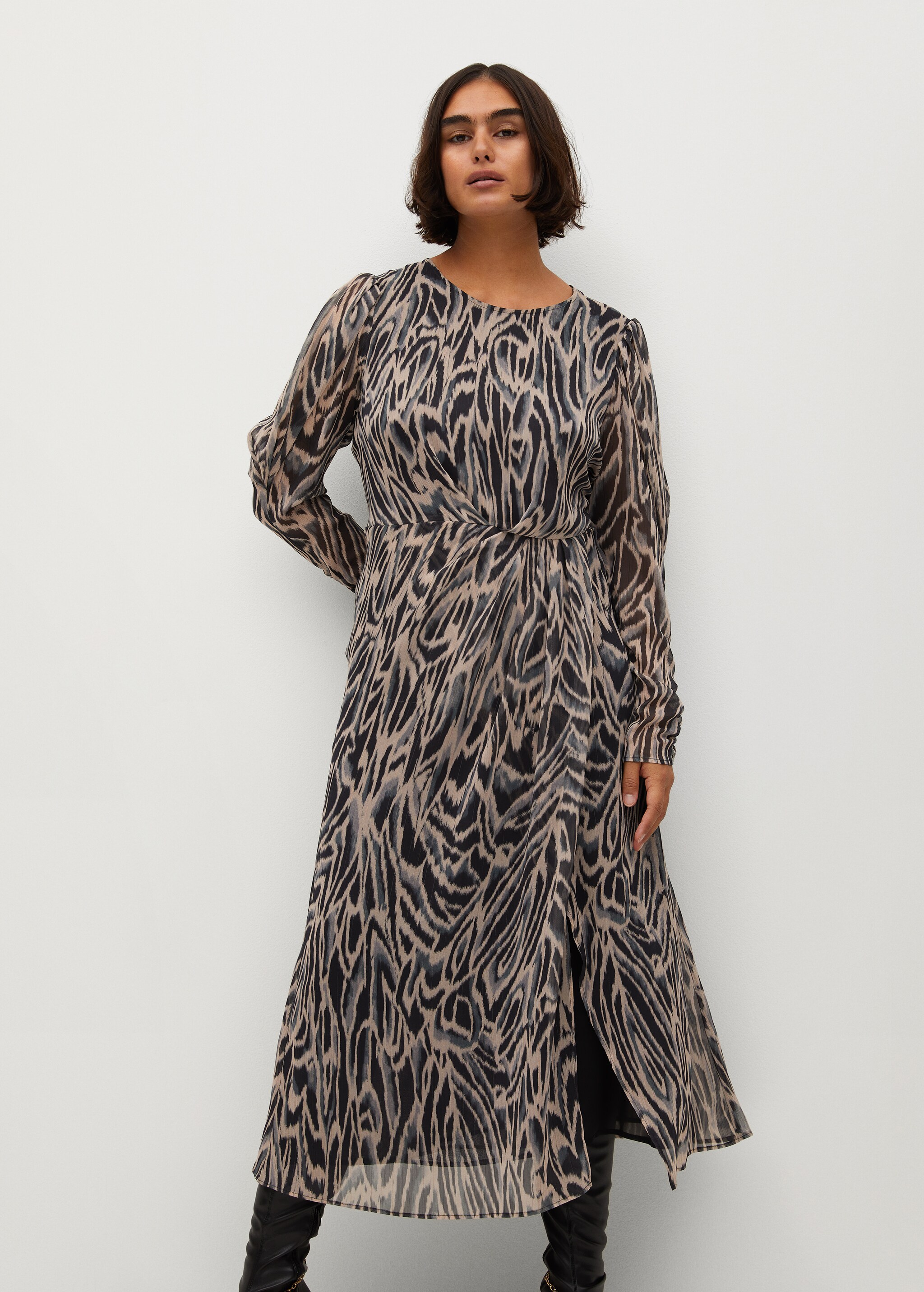 Vestido estampado midi - Plano medio