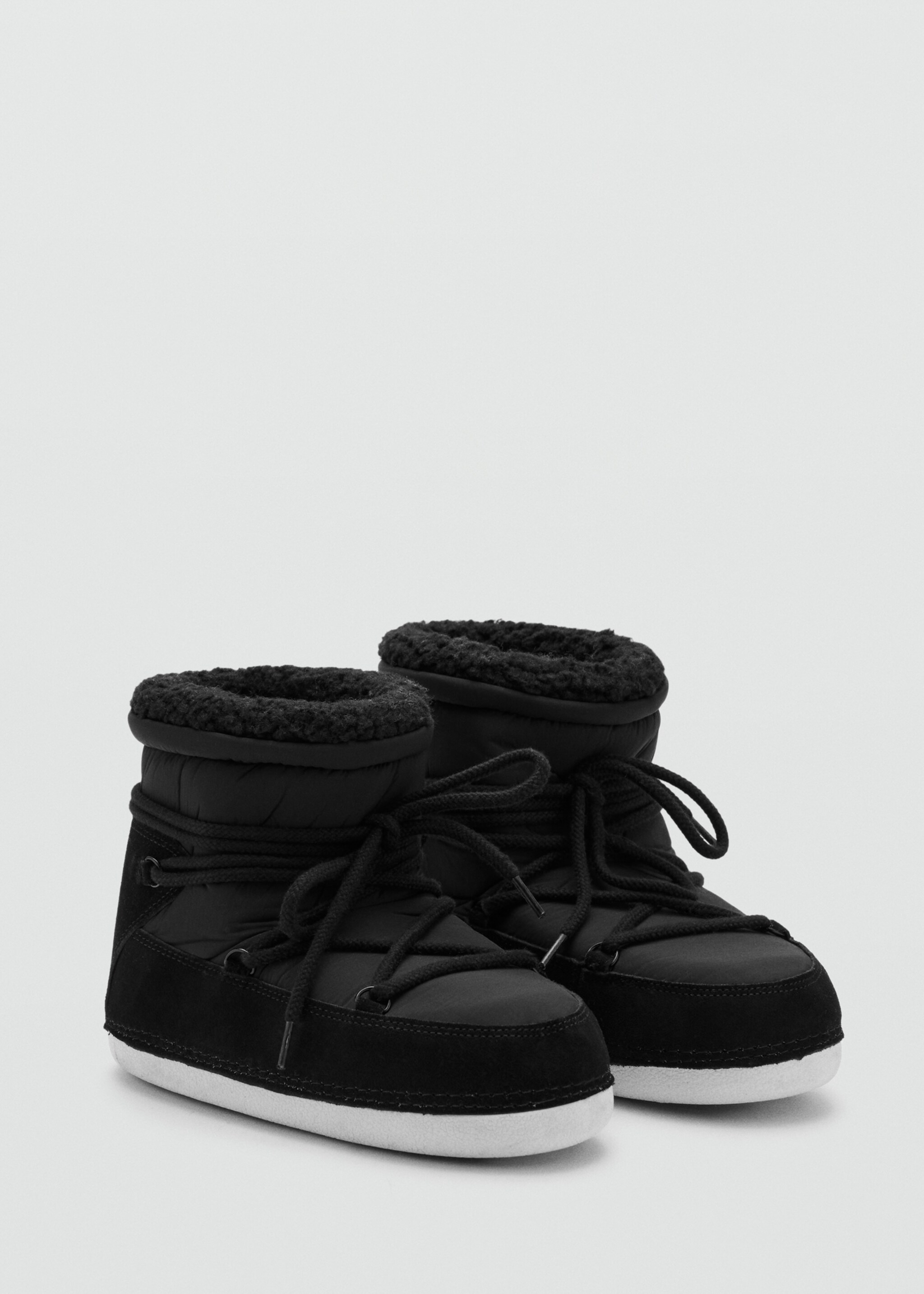 Snow boots - Medium plane, Black. Ref: 77049230-00.