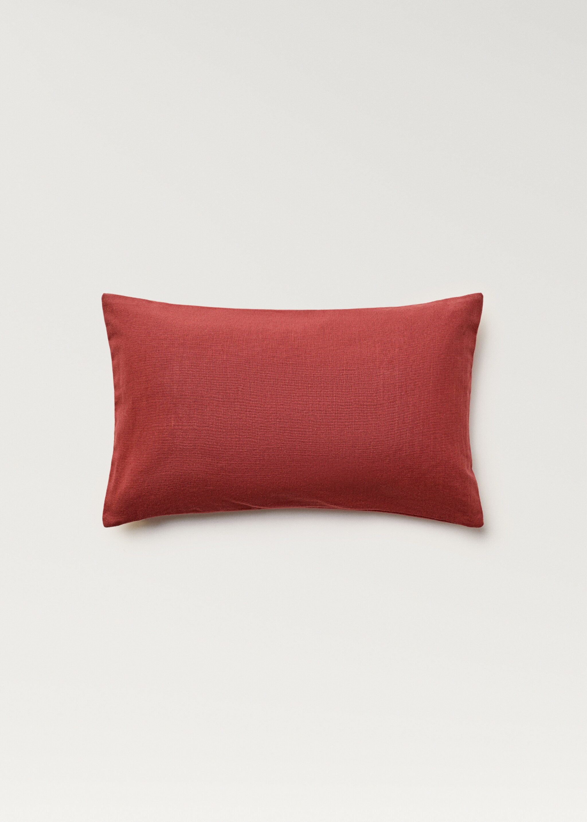 Kissenbezug mit Weihnachtsbaumstickerei - Detail des Artikels 1, Bordeaux. Ref: 77049231-00.