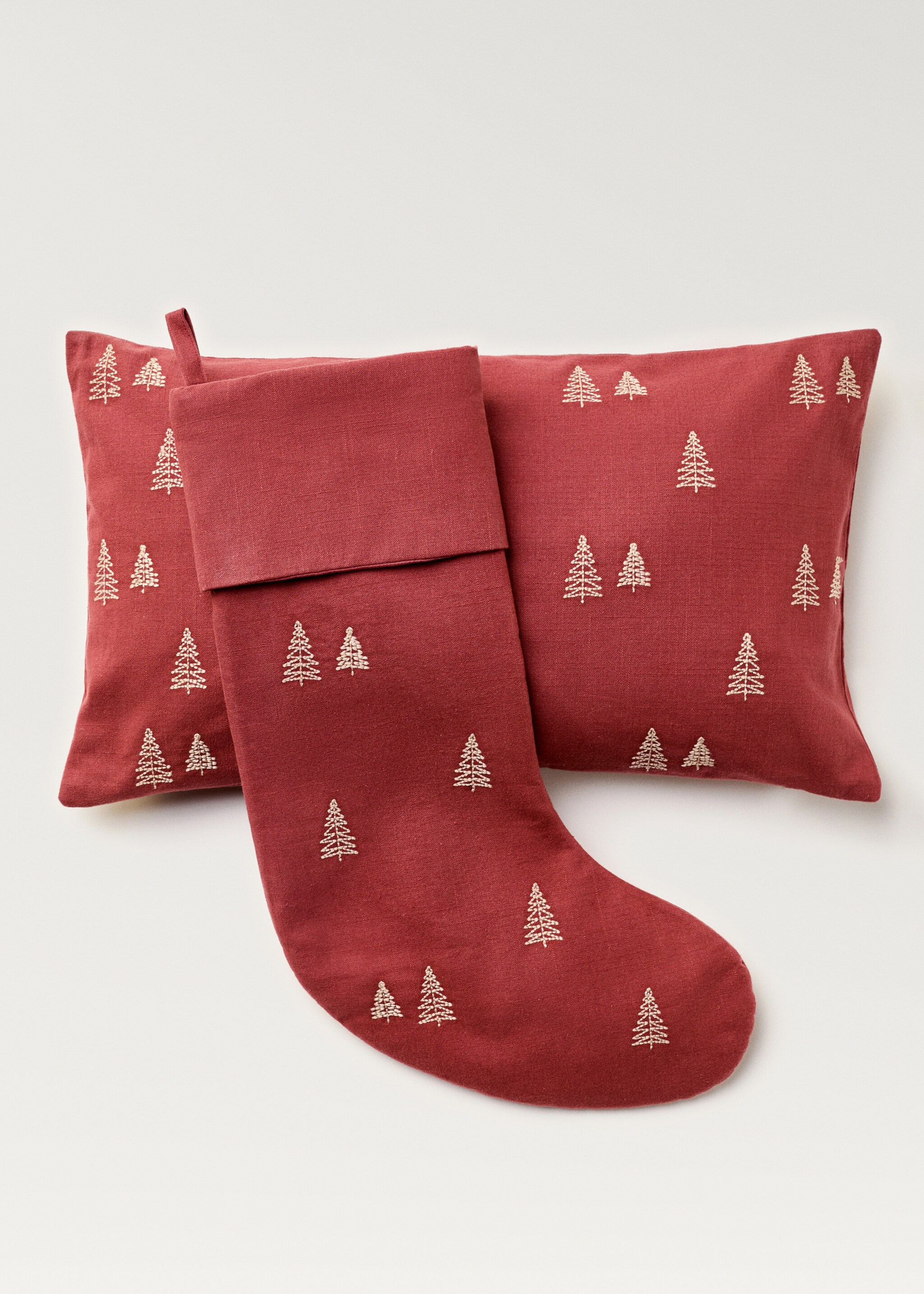 Kissenbezug mit Weihnachtsbaumstickerei - Detail des Artikels 5, Bordeaux. Ref: 77049231-00.