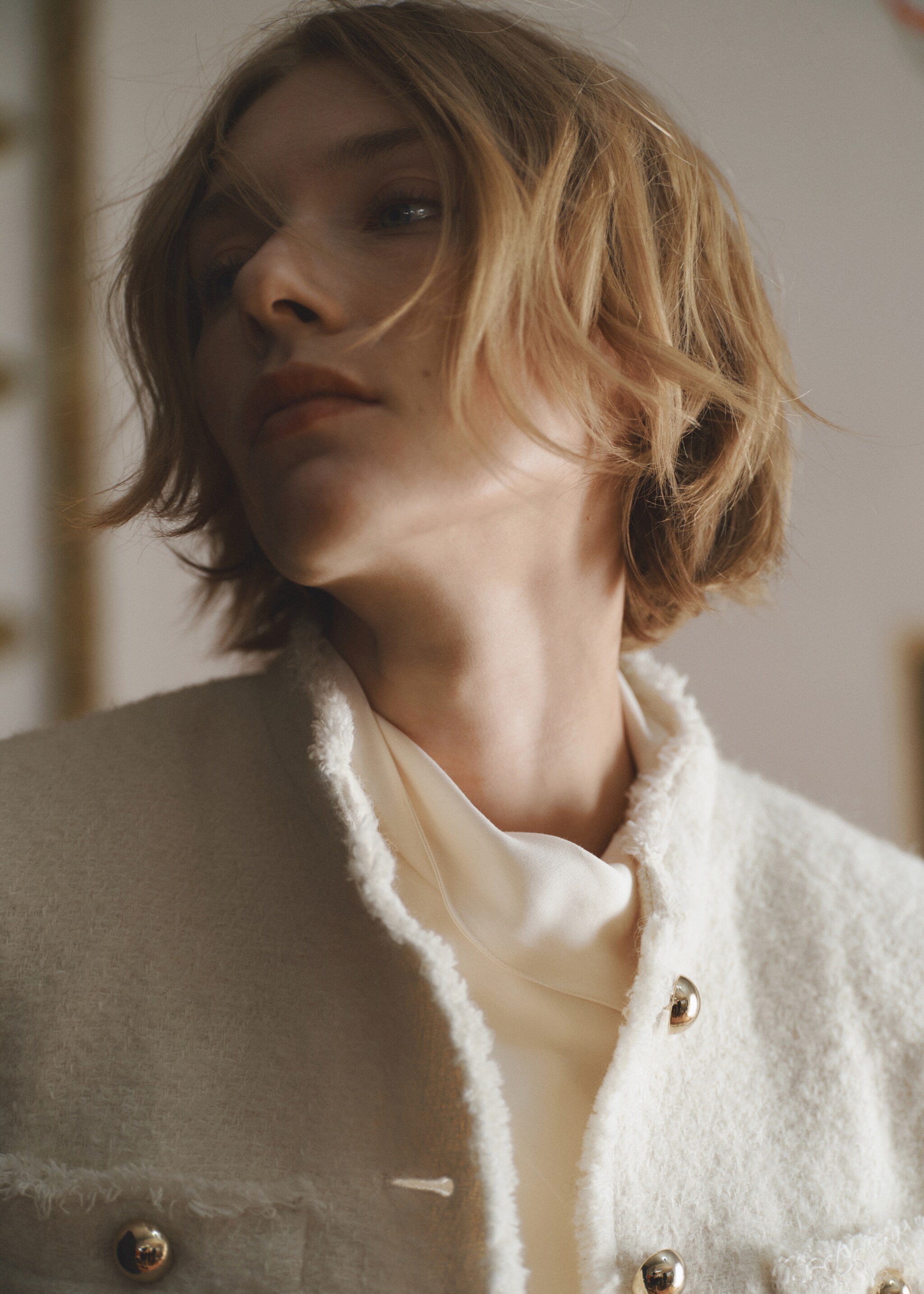 Pocket tweed jacket - Details of the article 6, Ecru. Ref: 77049409-00.