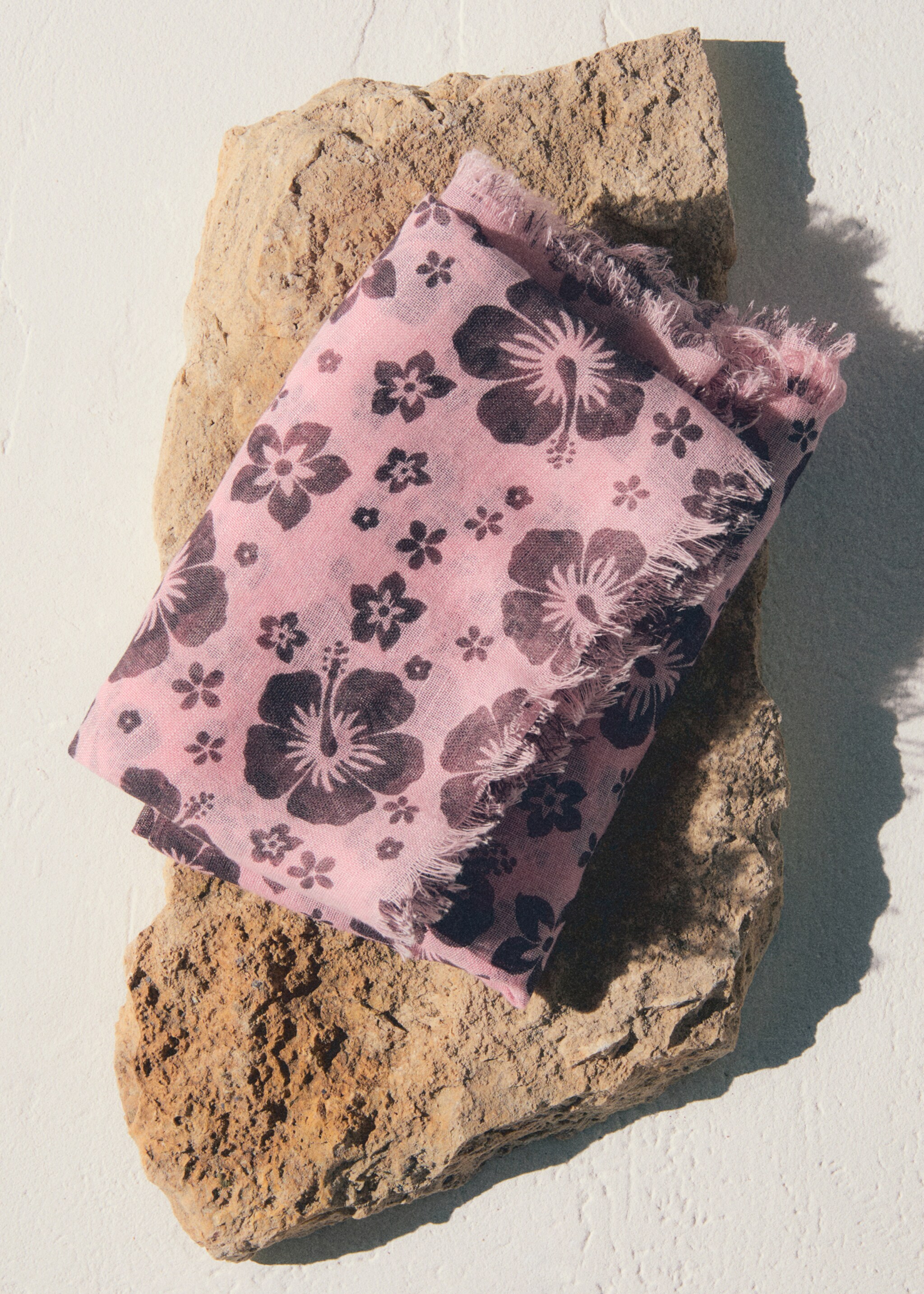 Floral print scarf - Details of the article 6