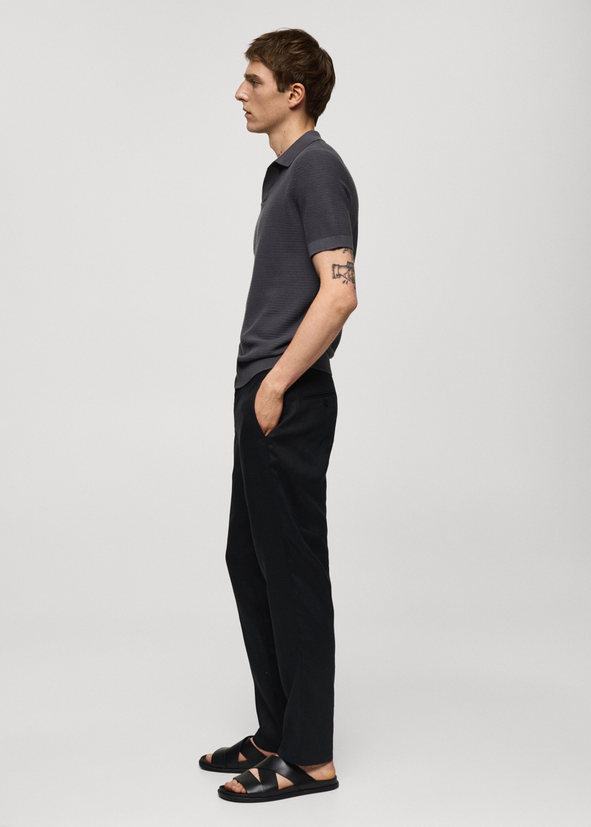 Slim-fit 100% linen trousers - Details of the article 2