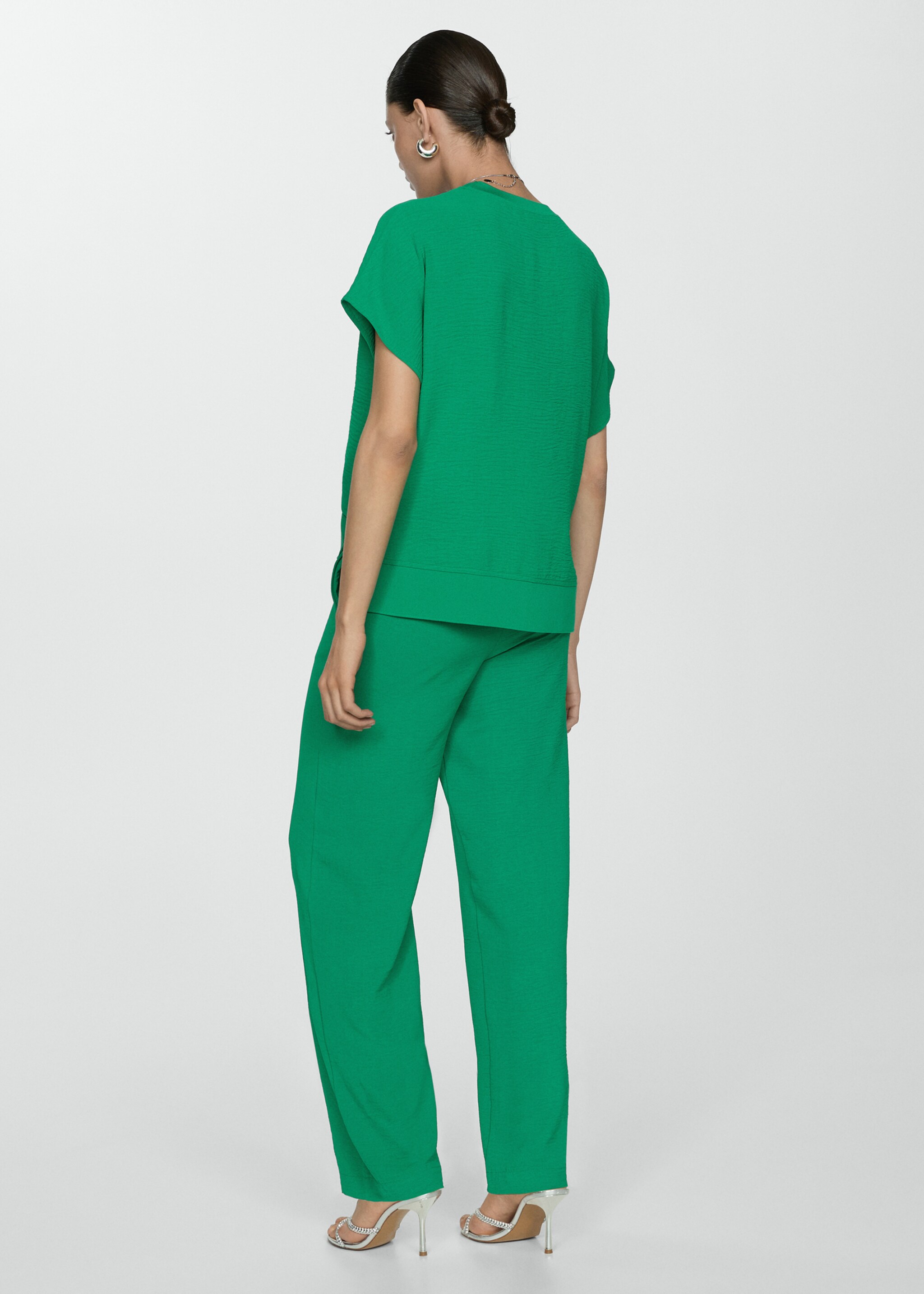 Wide leg fluid trousers - Reverse of the article