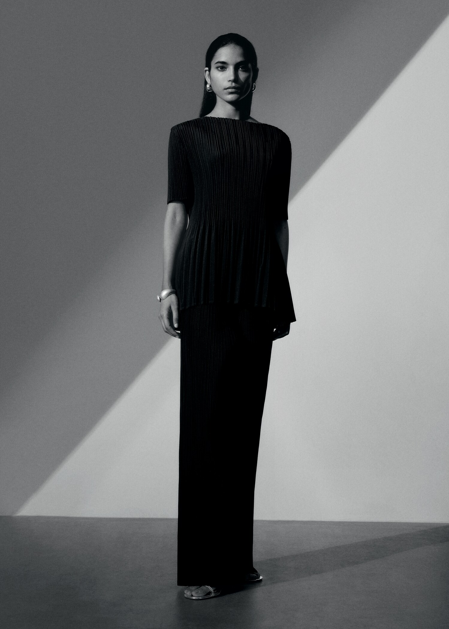 Fluid pleated pants - Details of the article 6