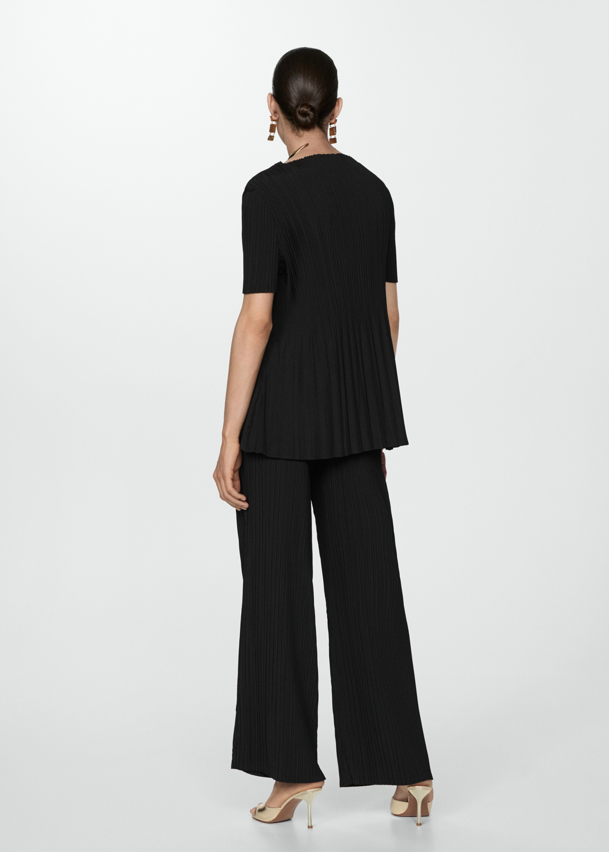 Fluid pleated trousers - Reverse of the article