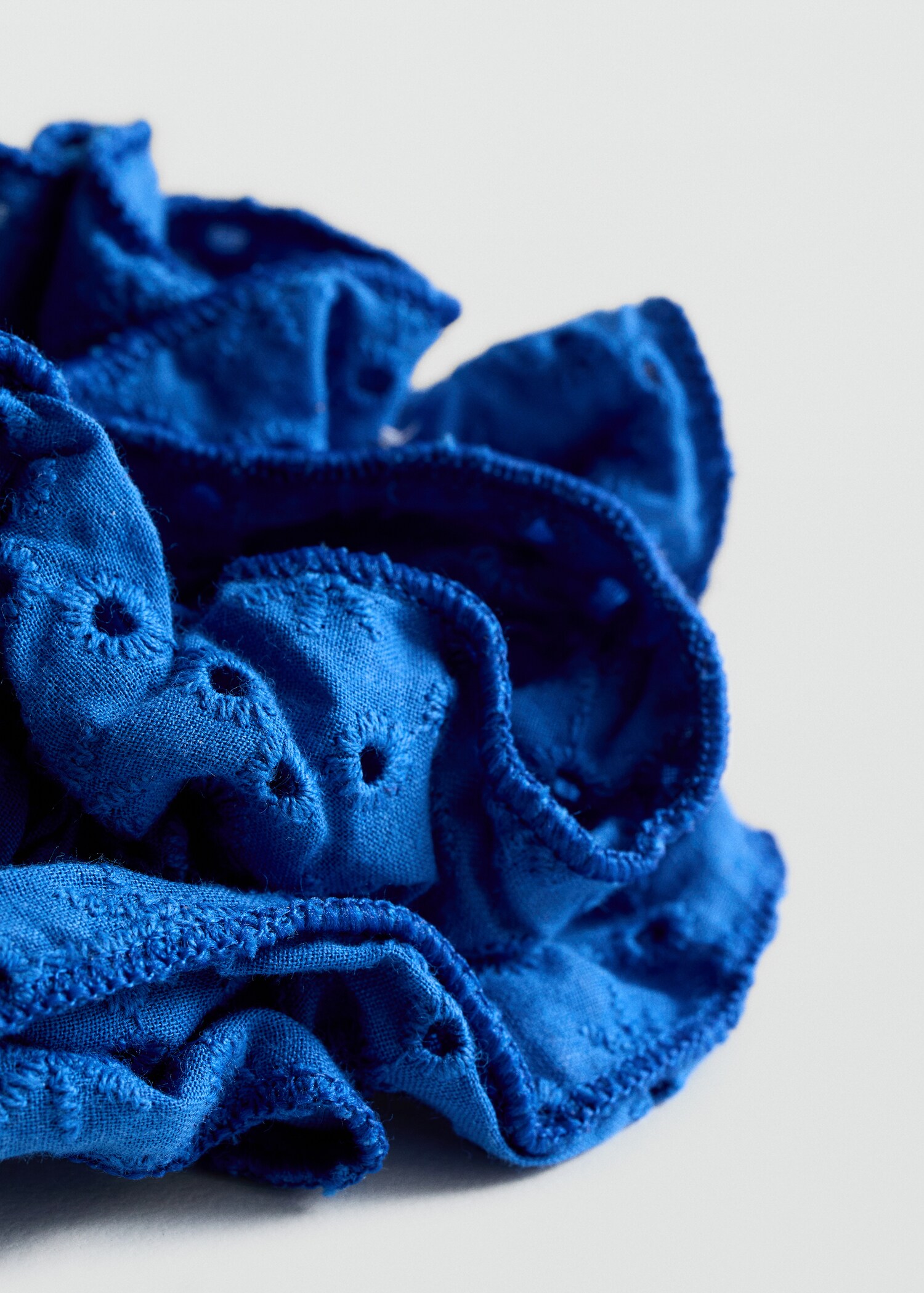 Embroidered maxi-scrunchie - Details of the article 1
