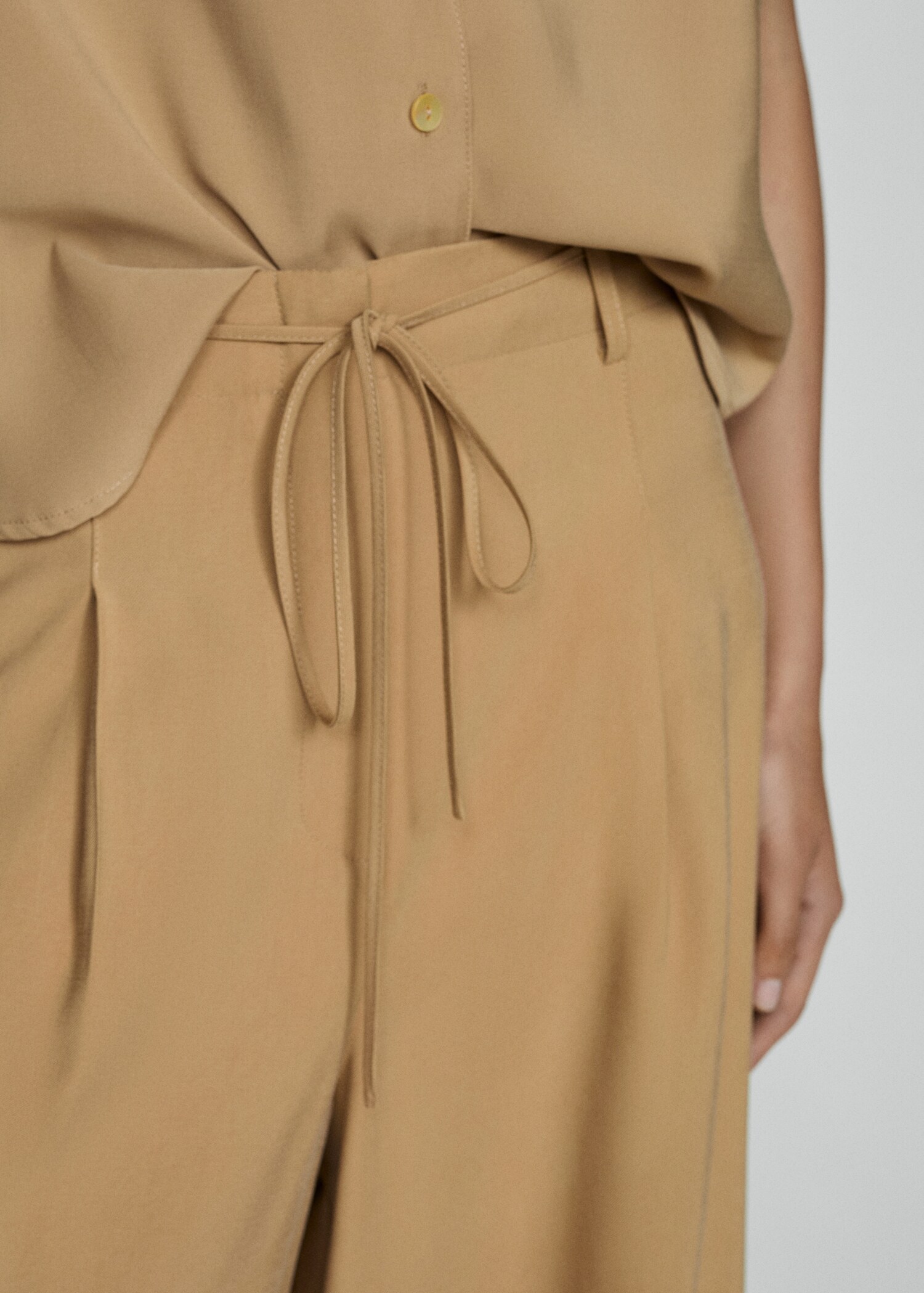 Wideleg trousers with elastic waist - Details of the article 6
