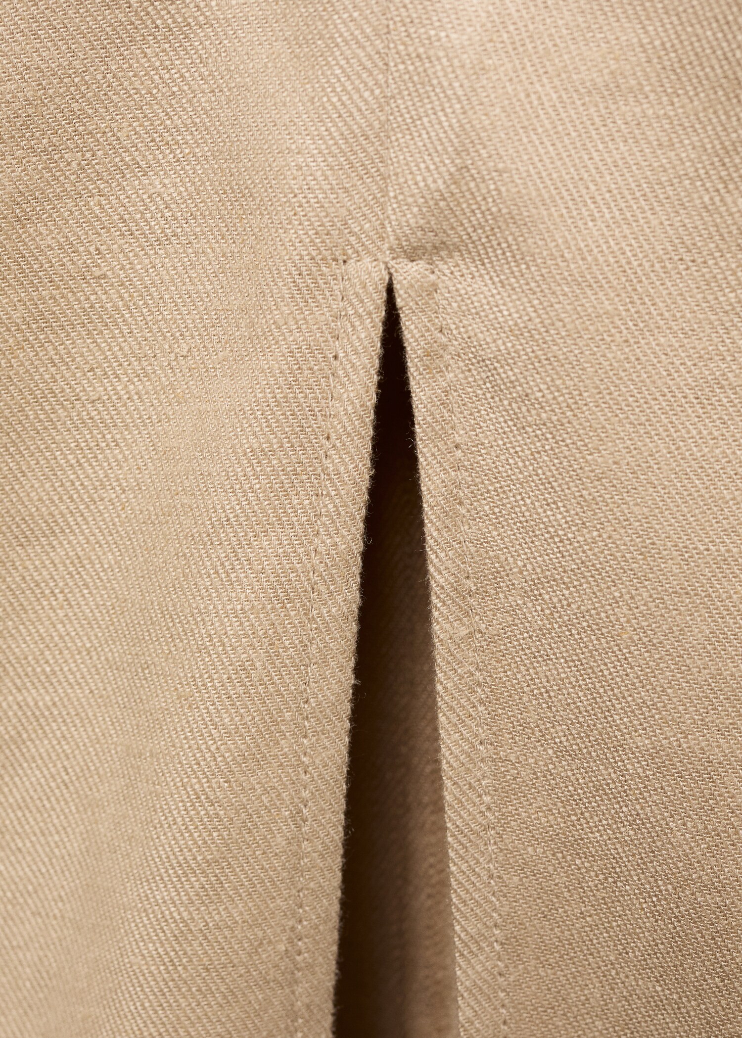 Kleid mit Polo-Kragen und Schlitz - Detail des Artikels 0