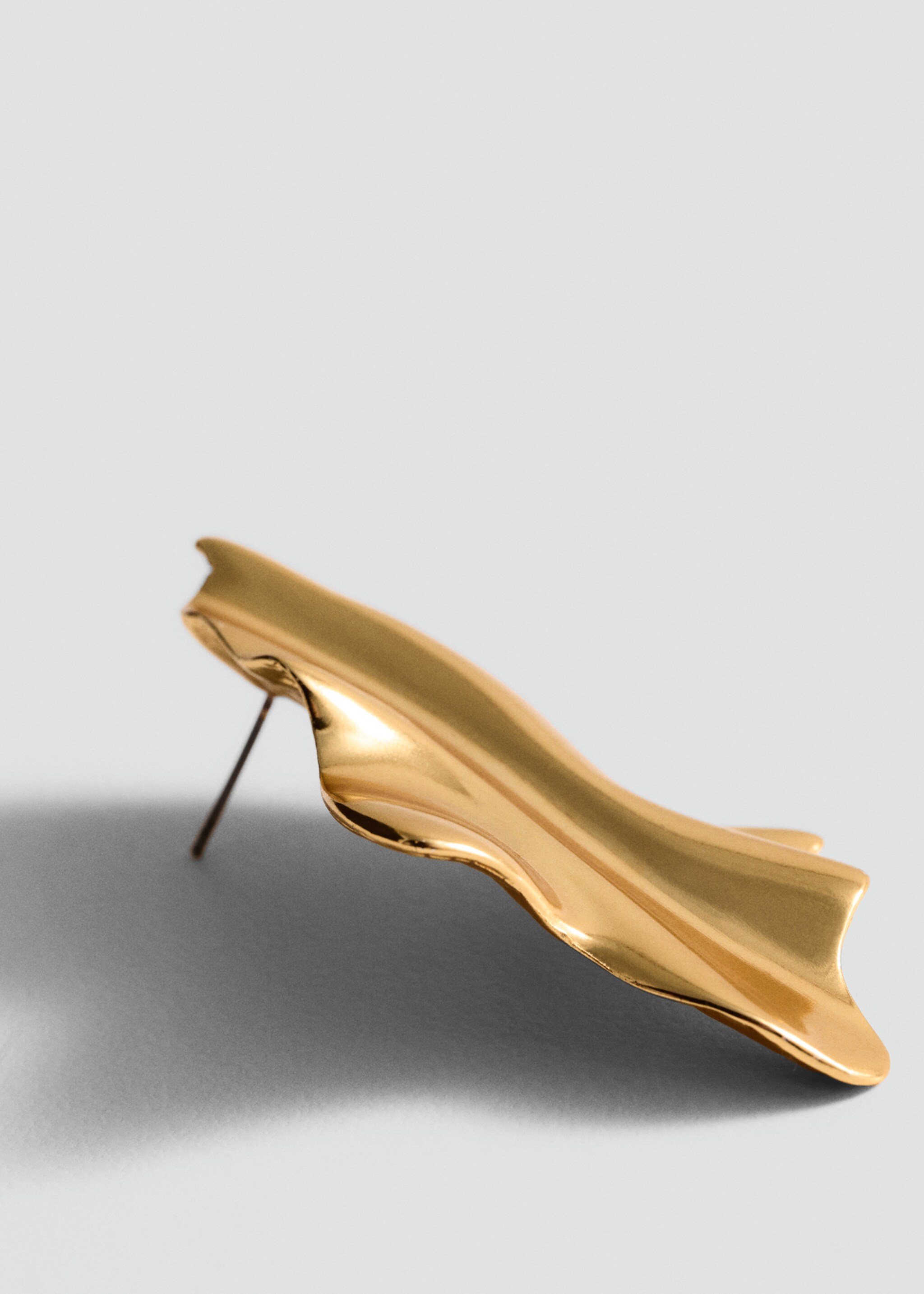 Nepravidelné náušnice - Náhled ve středové rovině, Zlatá. Ref: 77050352-00.