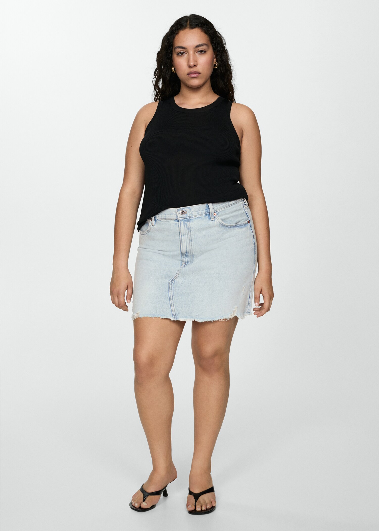 Jeans-Minirock mit ausgefranstem Saum - Detail des Artikels 3