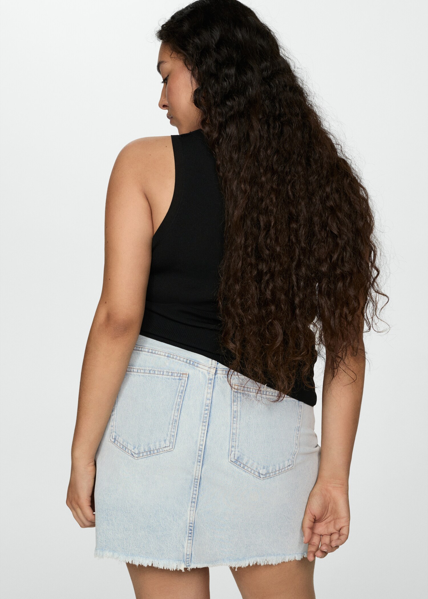 Jeans-Minirock mit ausgefranstem Saum - Detail des Artikels 4