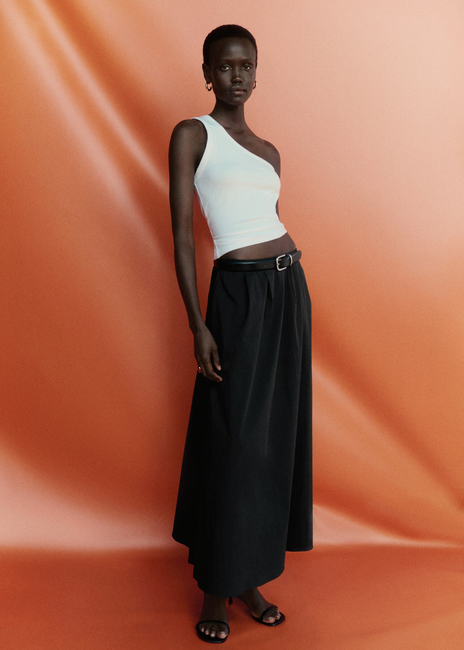 Long flared skirt - Details of the article 6