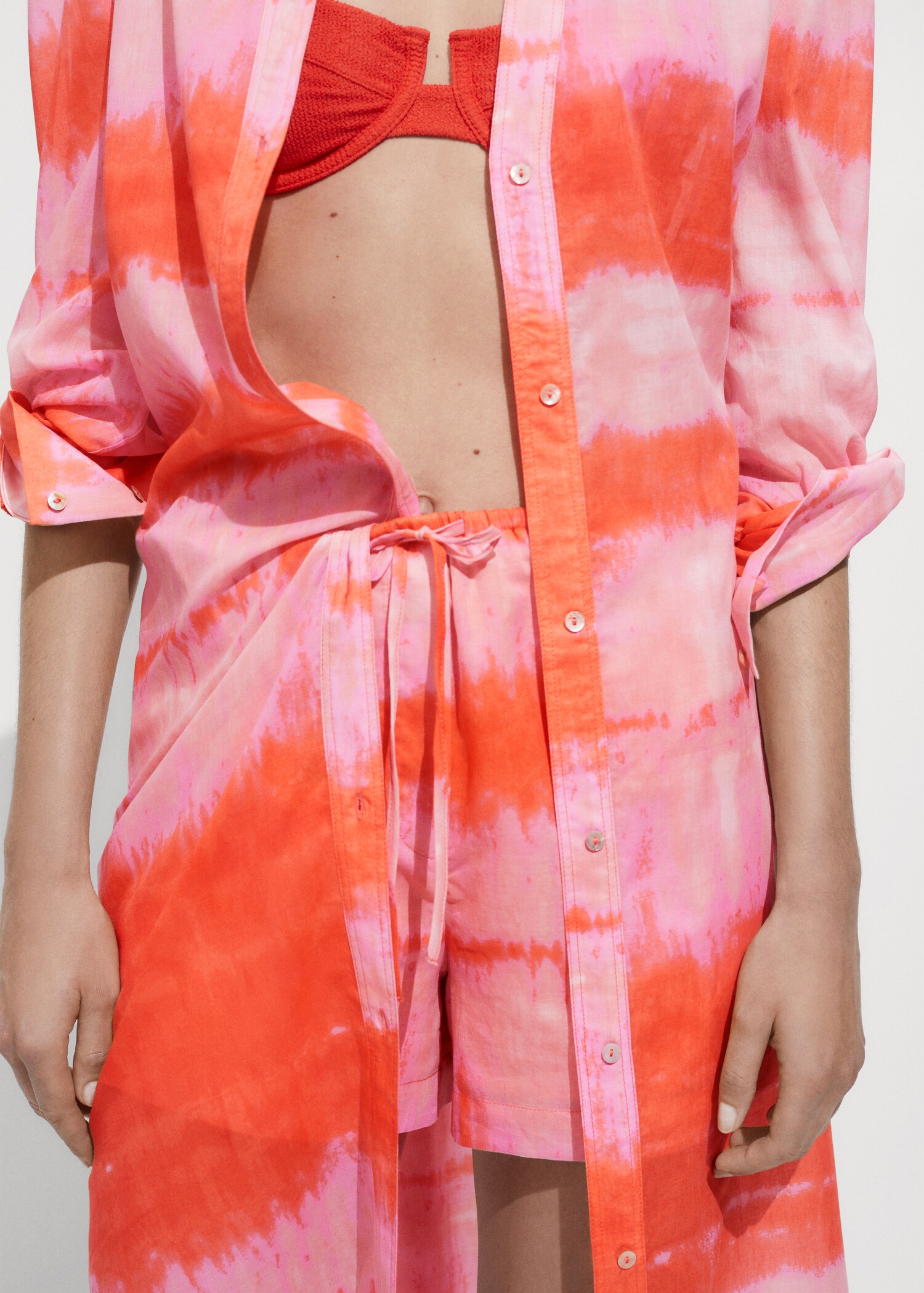 Printed shorts with elastic waist - Details of the article 1