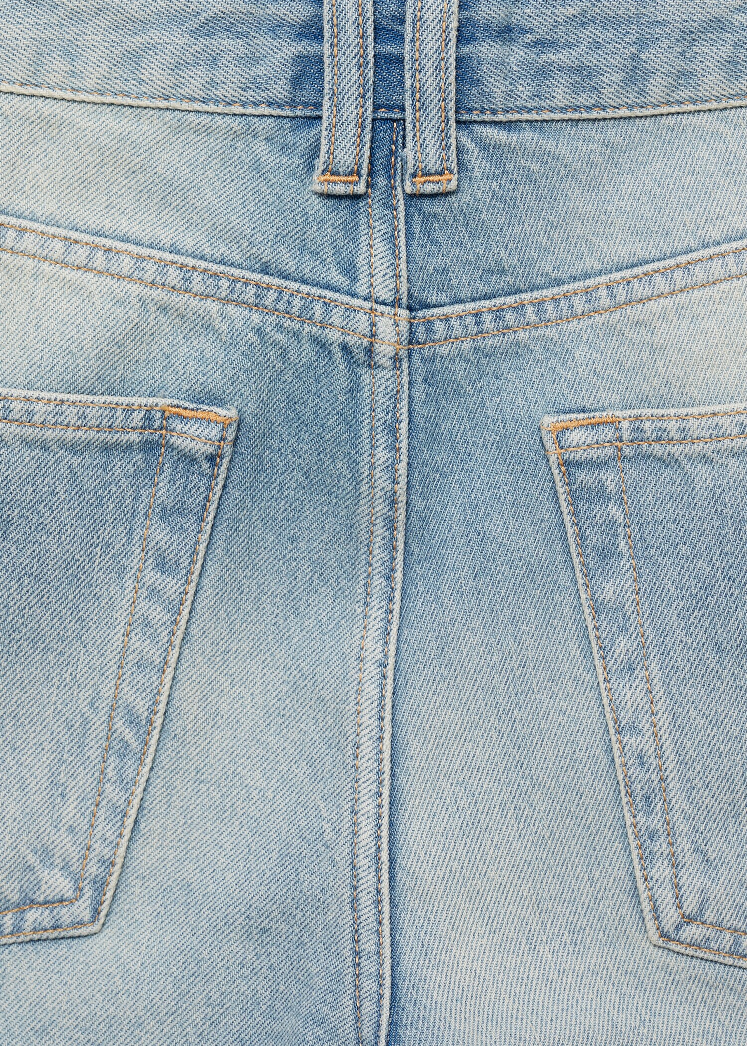 Gerade Jeans mit Umschlag - Detail des Artikels 0
