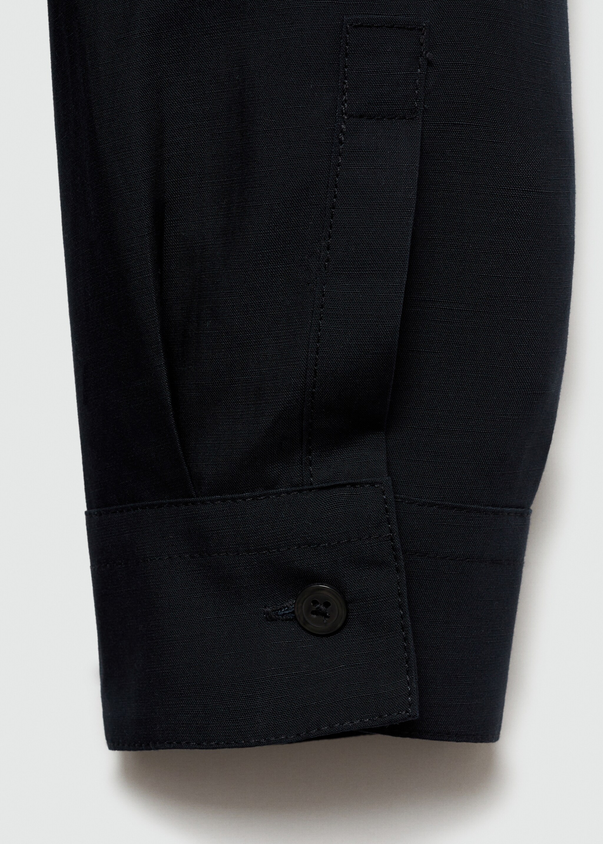 Sobrecamisa tencel lli butxaques - Detall de l'article 0, Blau marí fosc. Ref: 77050563-00.