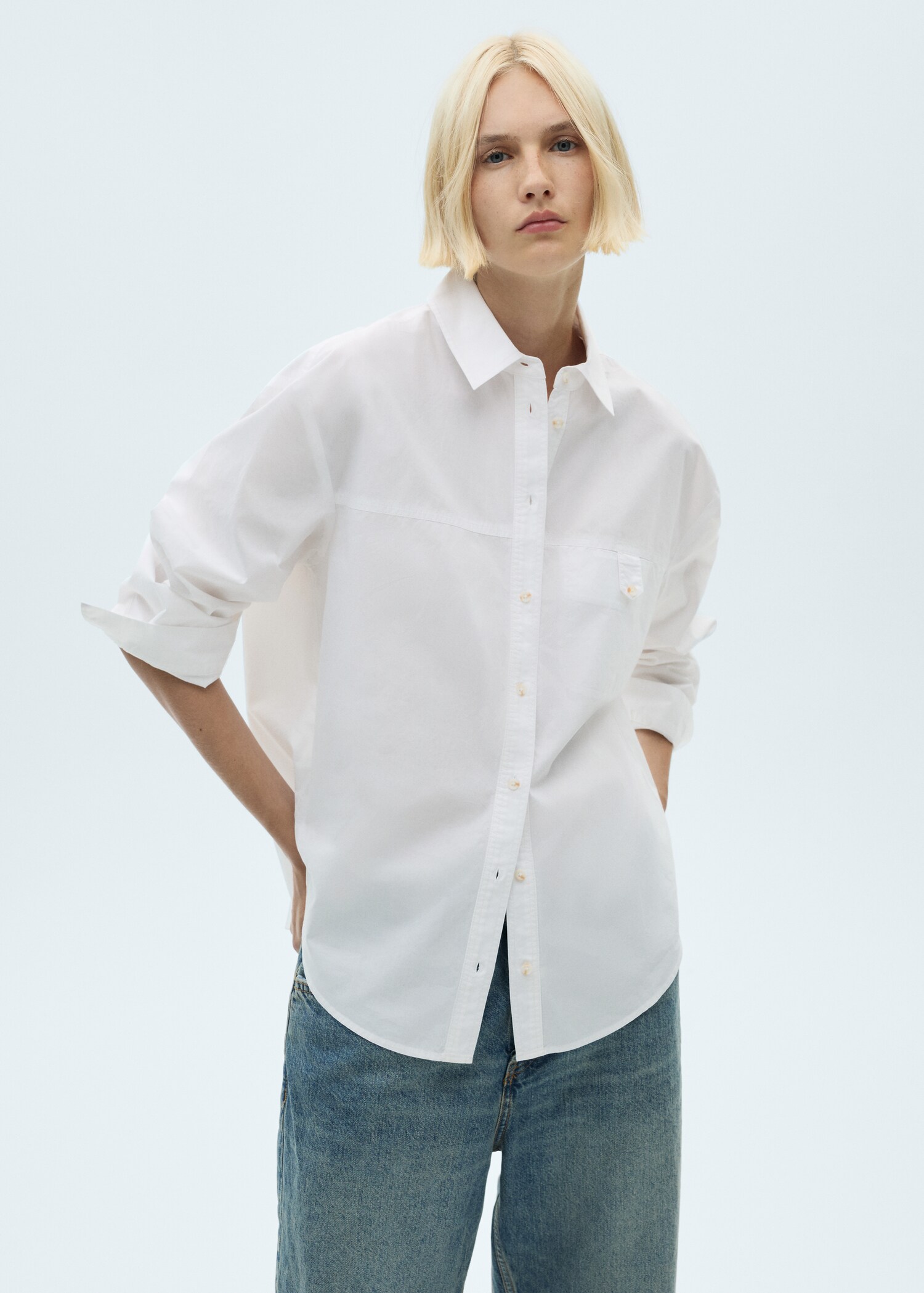 Cotton shirt with decorative button - Medium plane