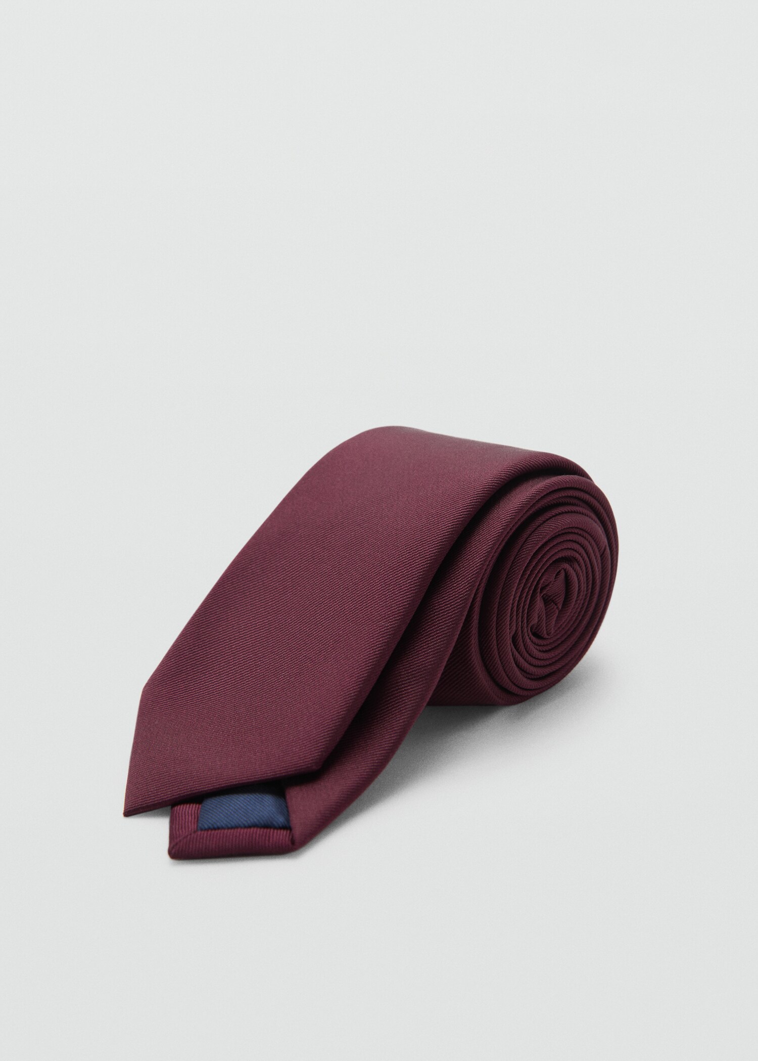Corbata estructura anti-arrugas - Plano medio
