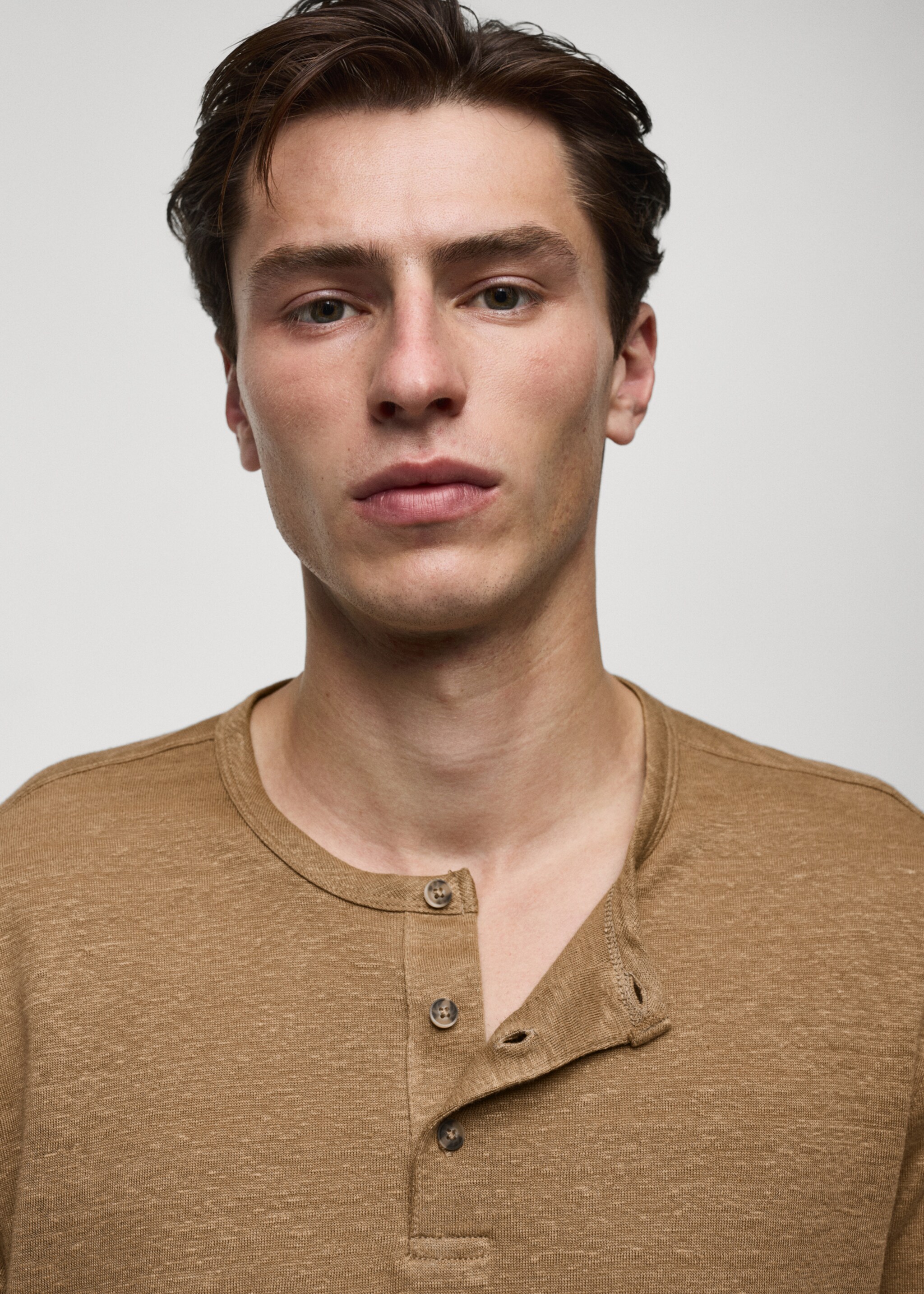Linen and cotton blend T-shirt - Details of the article 1