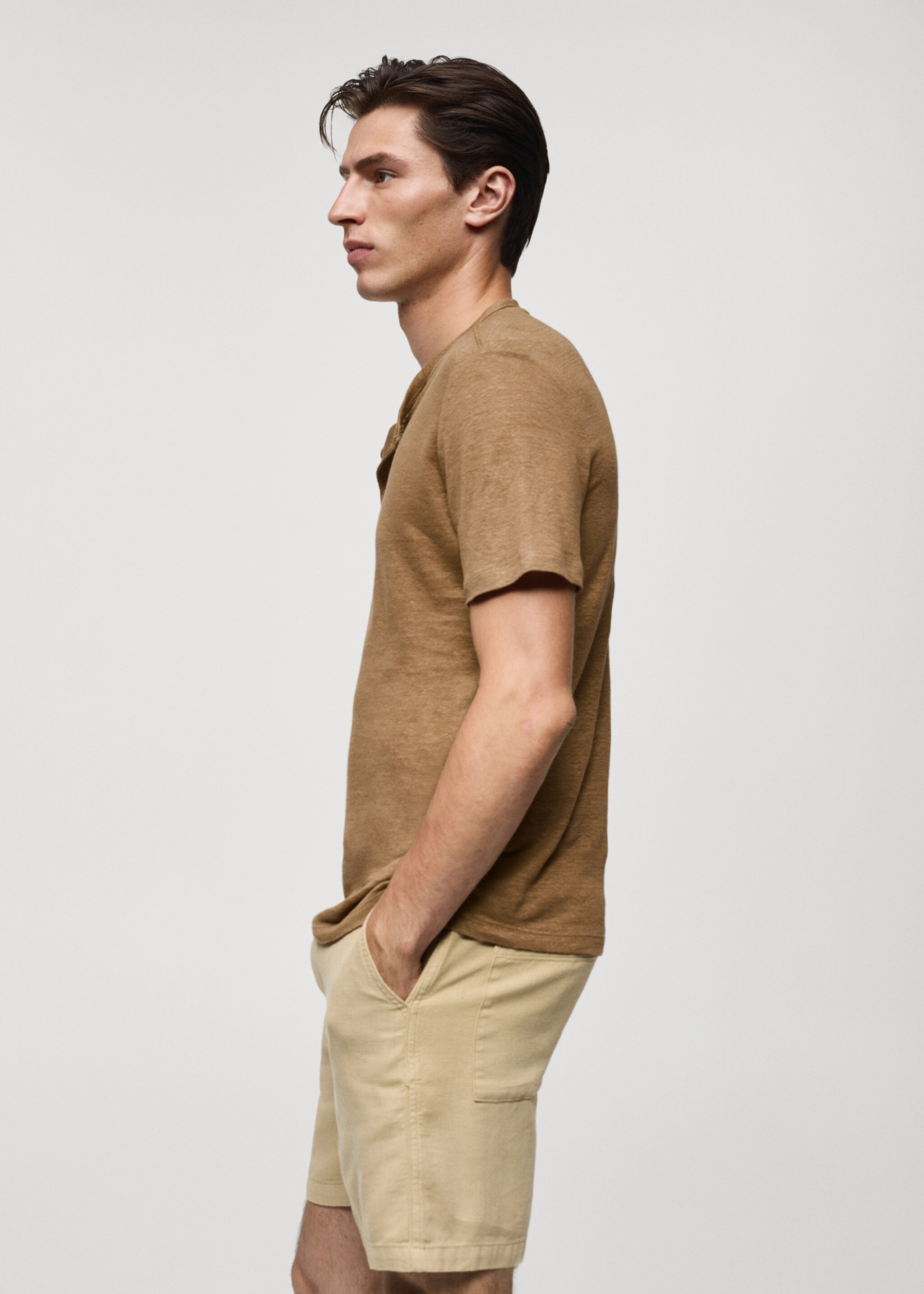 Linen and cotton blend T-shirt - Details of the article 2