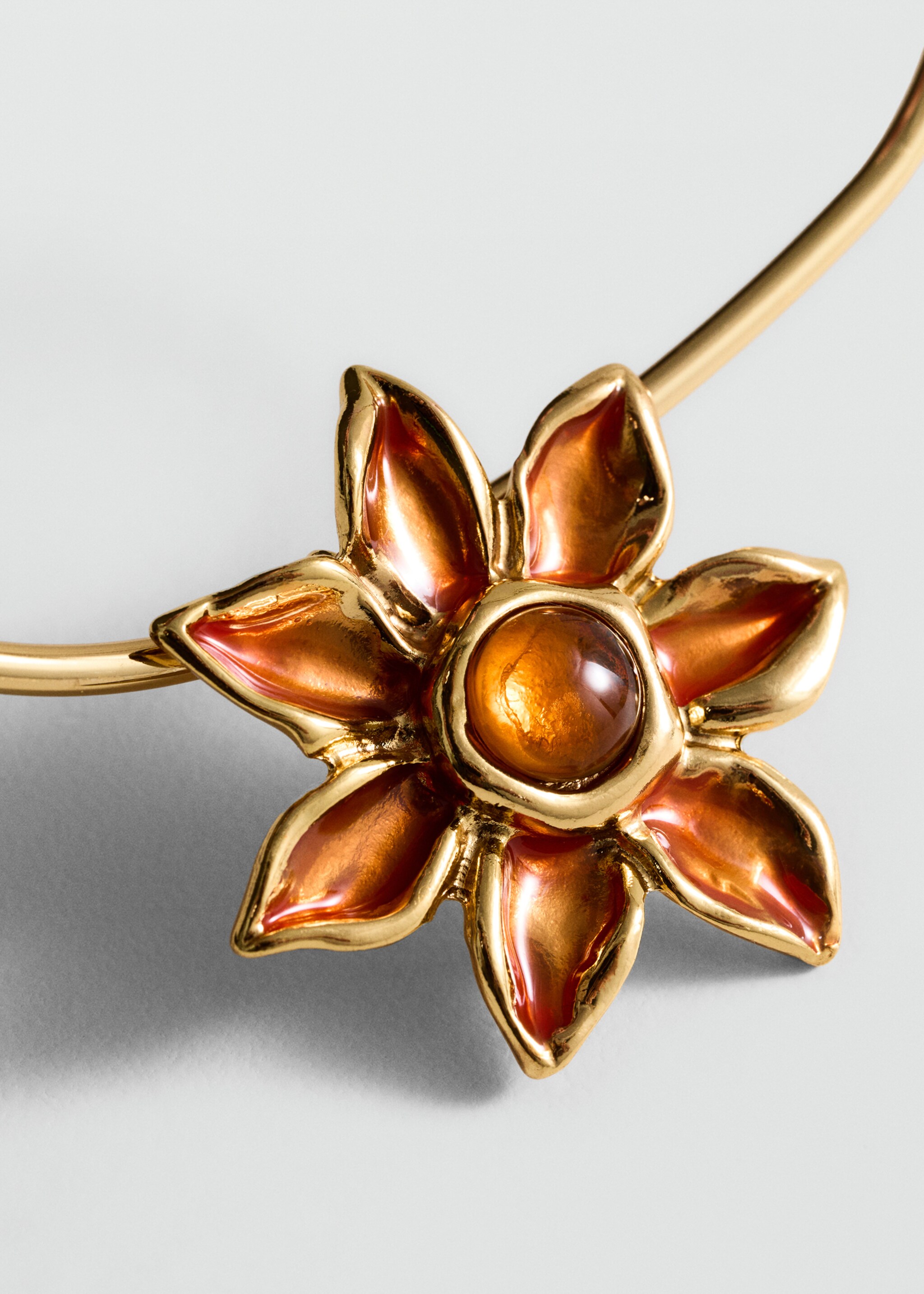 Starrer Choker - Mittlere Ansicht, Gold. Ref: 77050598-00.