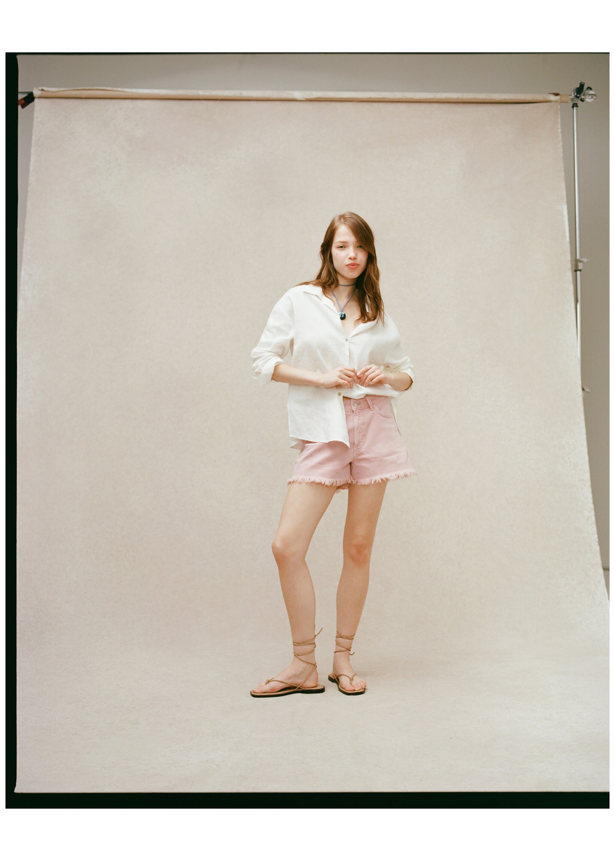 Frayed hem denim shorts - Details of the article 5
