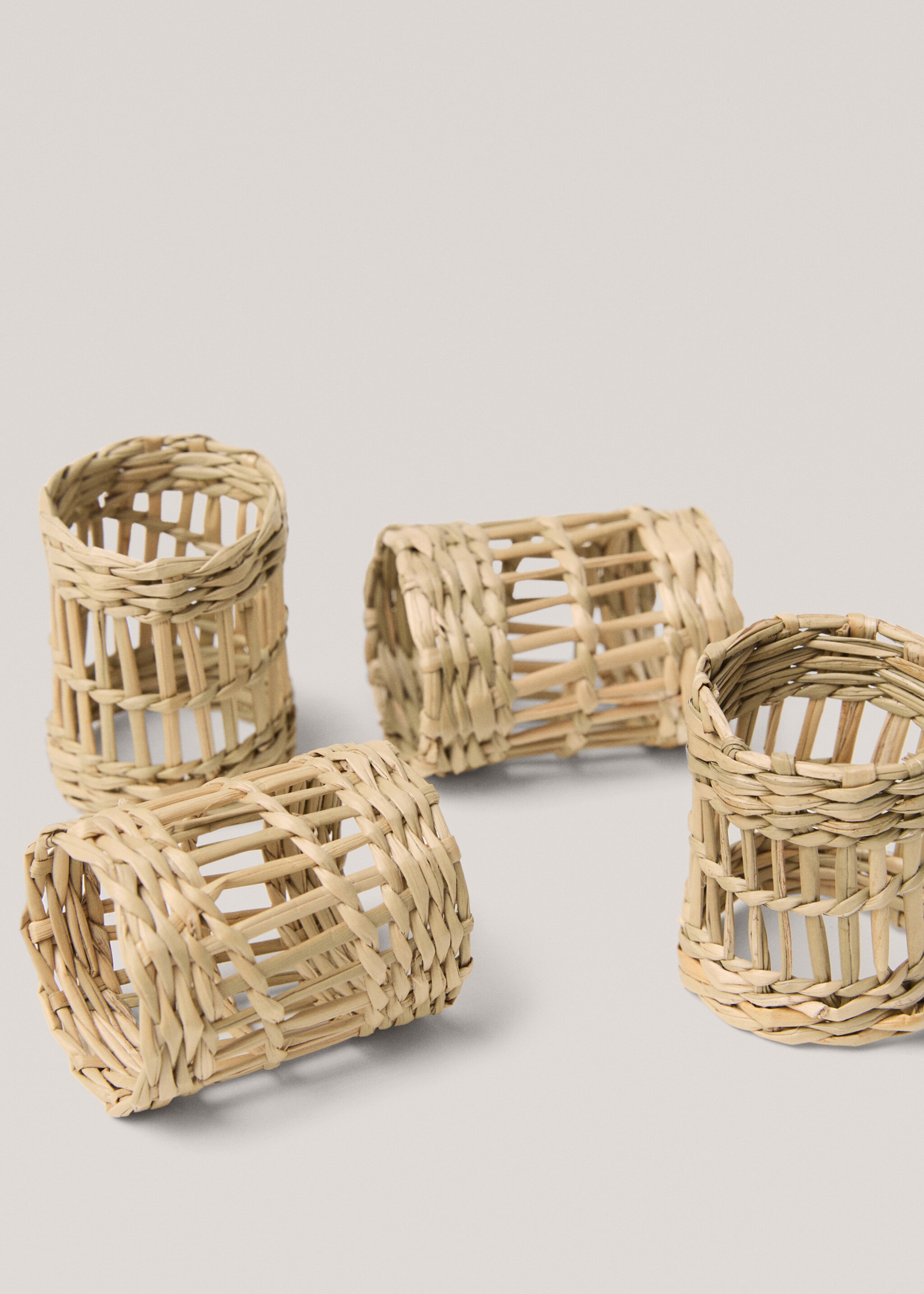 Lot de 4 ronds de serviette fibres naturelles 4x5 cm - Détail de l'article 1, Marron. Ref: 77050621-00.