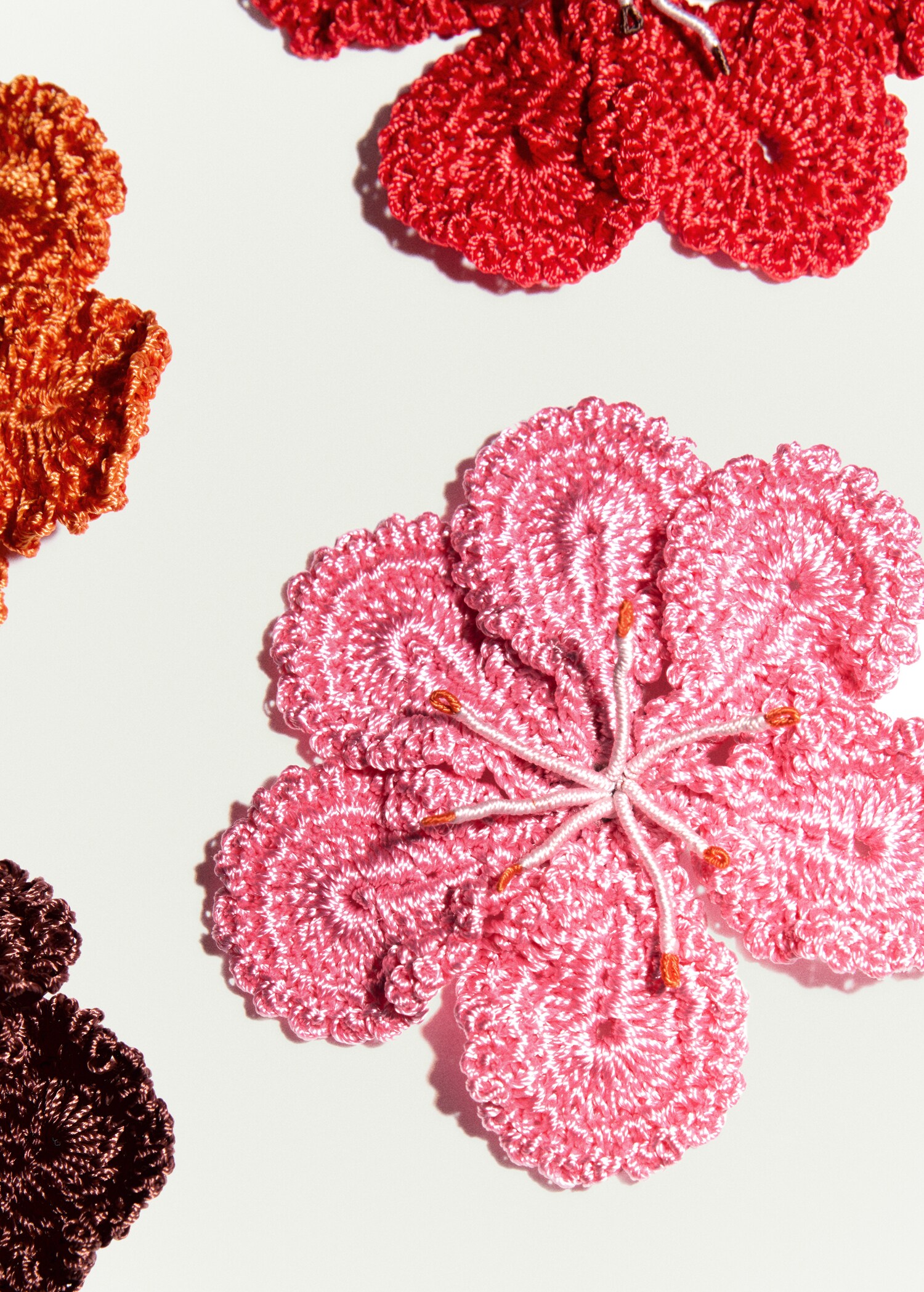Blumen-Brosche im Häkel-Style - Detail des Artikels 5
