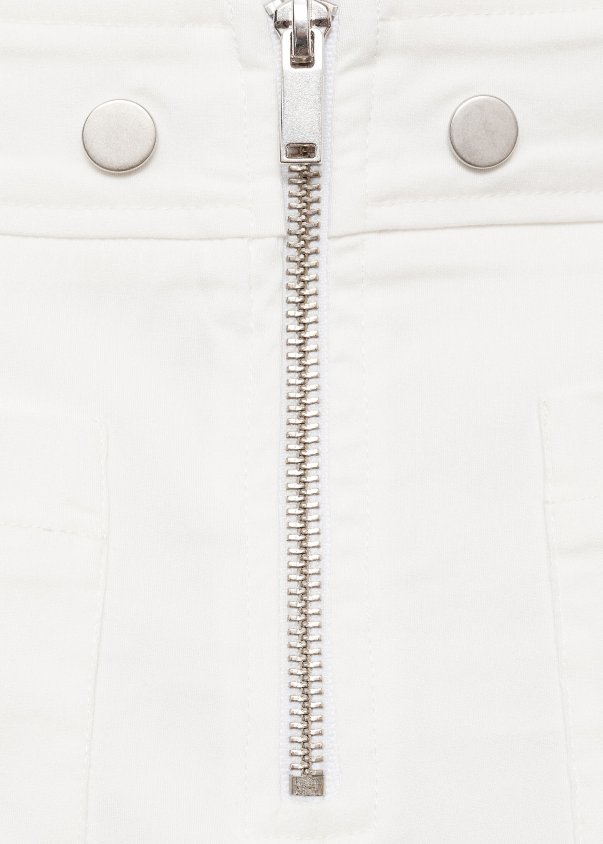 Capri trousers with decorative buttons - Details of the article 8