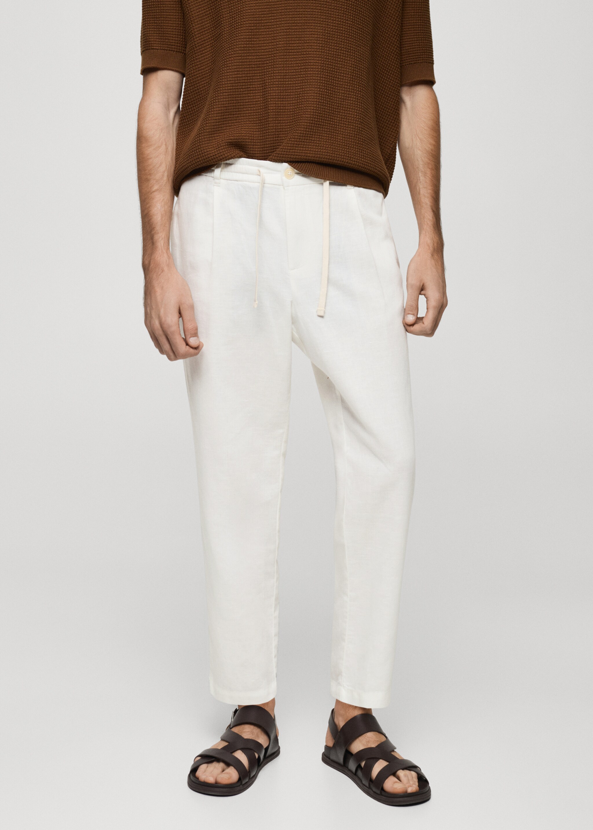 Pantalón slim fit lino cordón - Plano medio