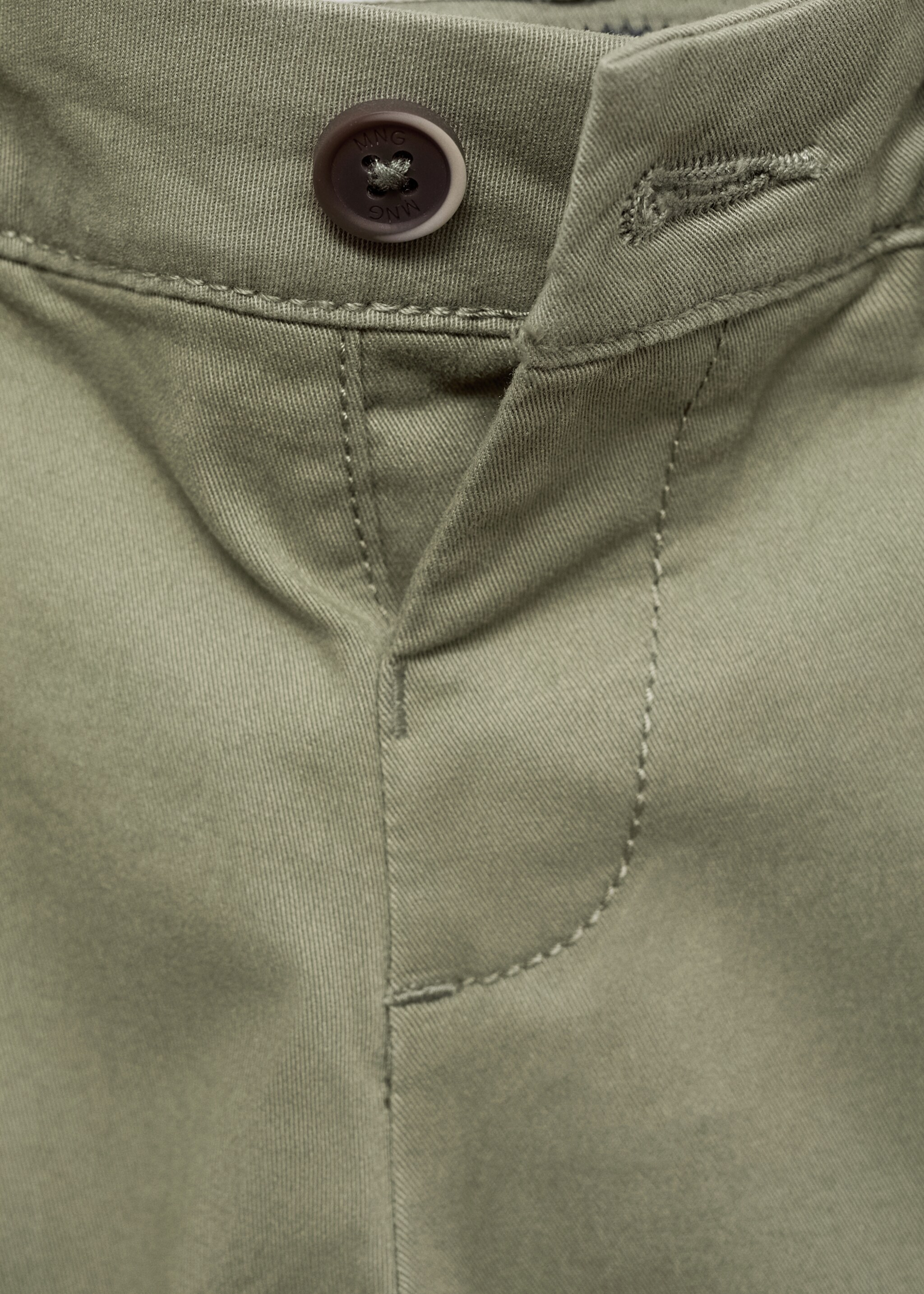 Cotton chinos - Details of the article 8, Khaki. Ref: 77051013-00.