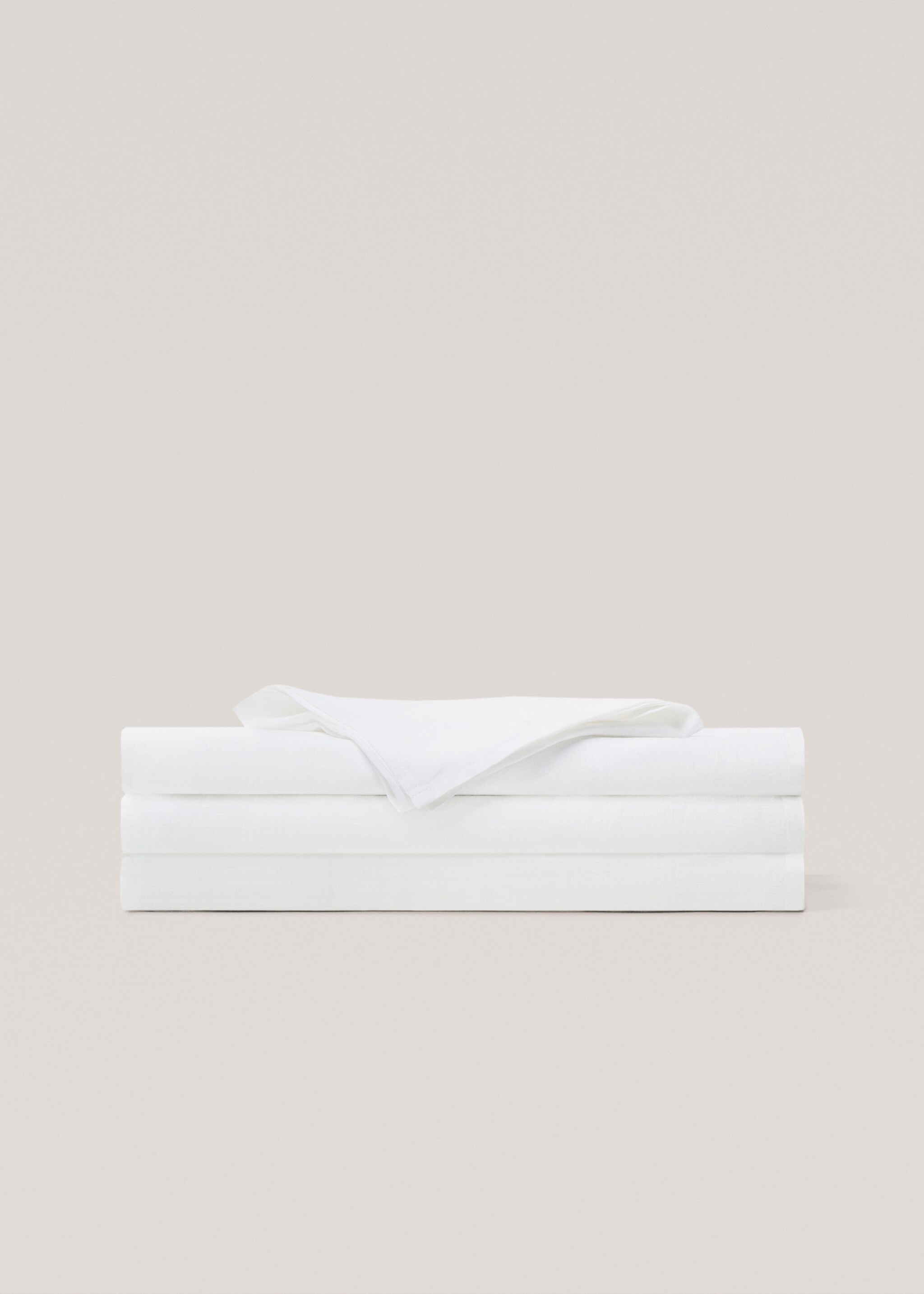 Nappe 100 % lin pour 2 à 4 convives - Article sans modèle, Blanc cassé. Ref: 77051014-00.