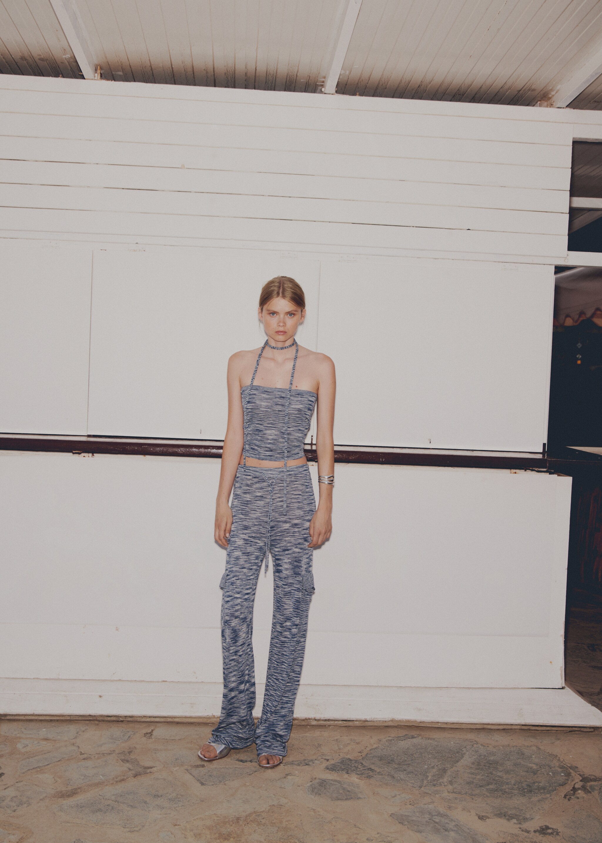 Strikket bukse med cargolommer - Artikkeldetalj 7, Blå. Ref: 77051504-00.