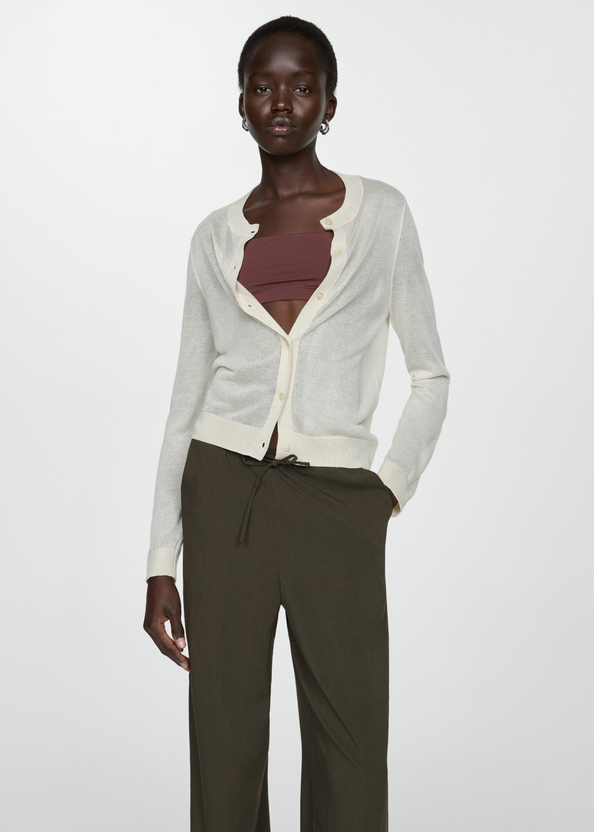Straight-fit trousers with elastic waist - Details of the article 2, Khaki. Ref: 77052008-00.