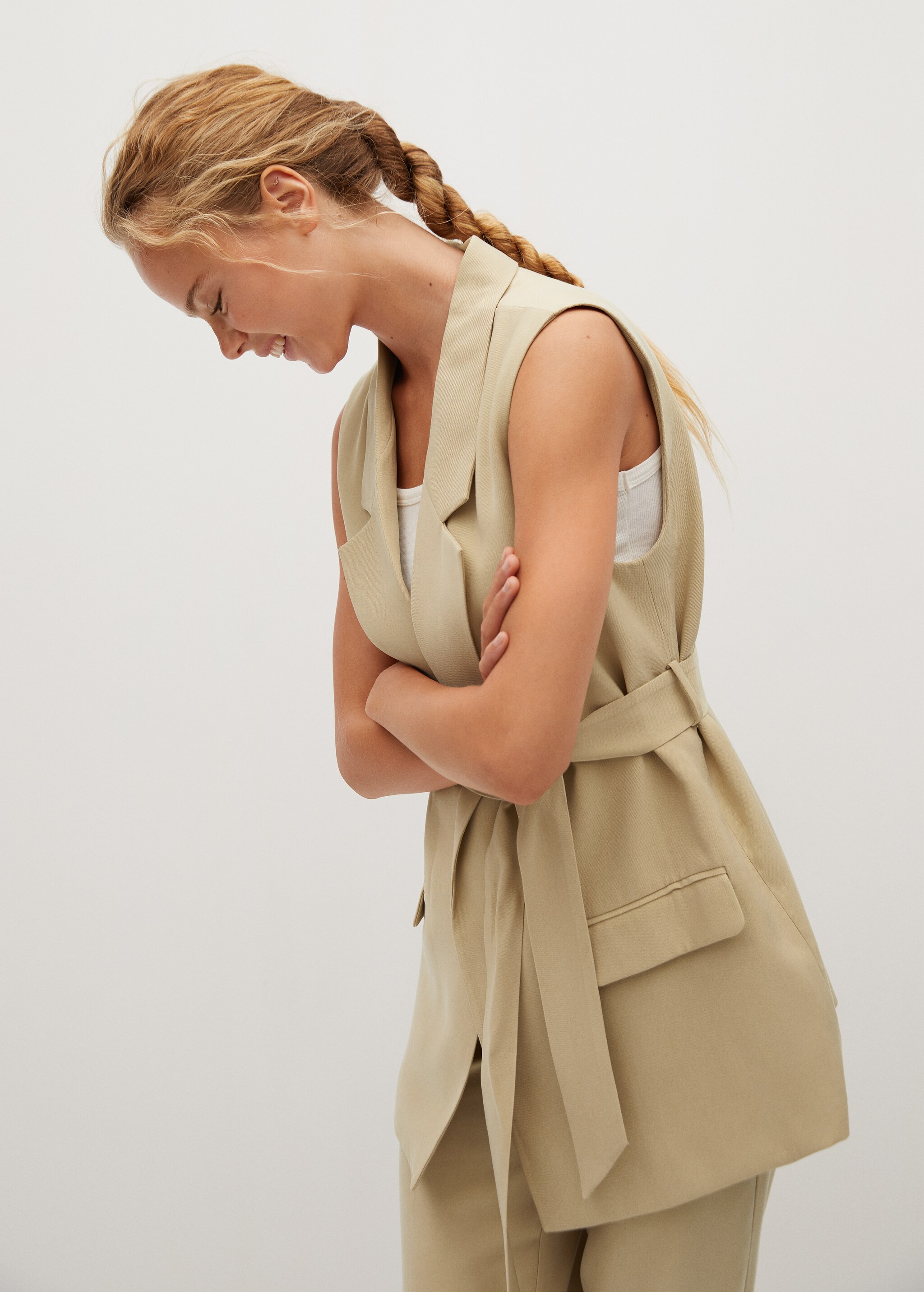 Suit waistcoat with pockets - Details of the article 1