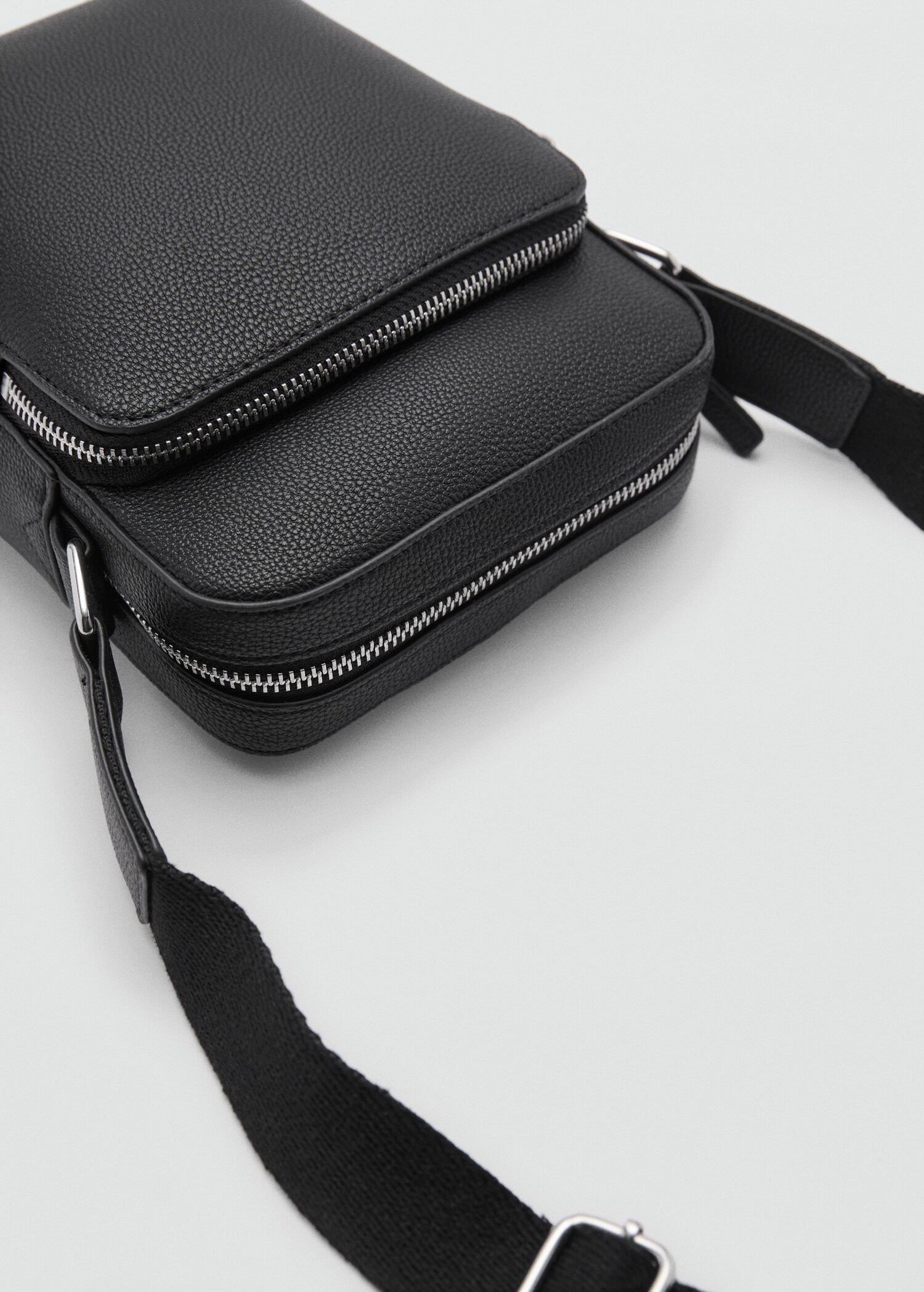 Leather-effect shoulder bag - Details of the article 1