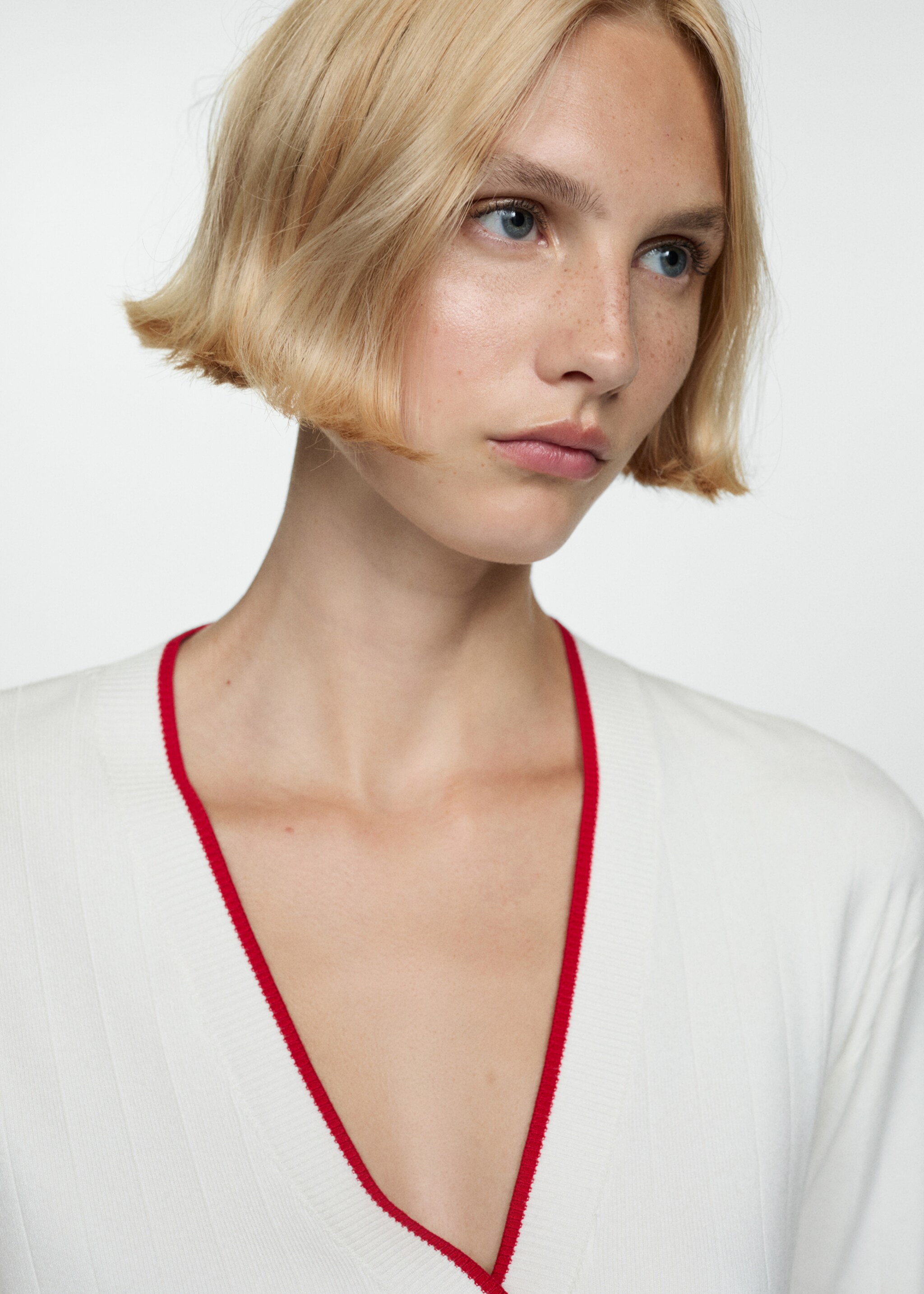 Cardigan mit Kontrastabschlüssen - Detail des Artikels 1