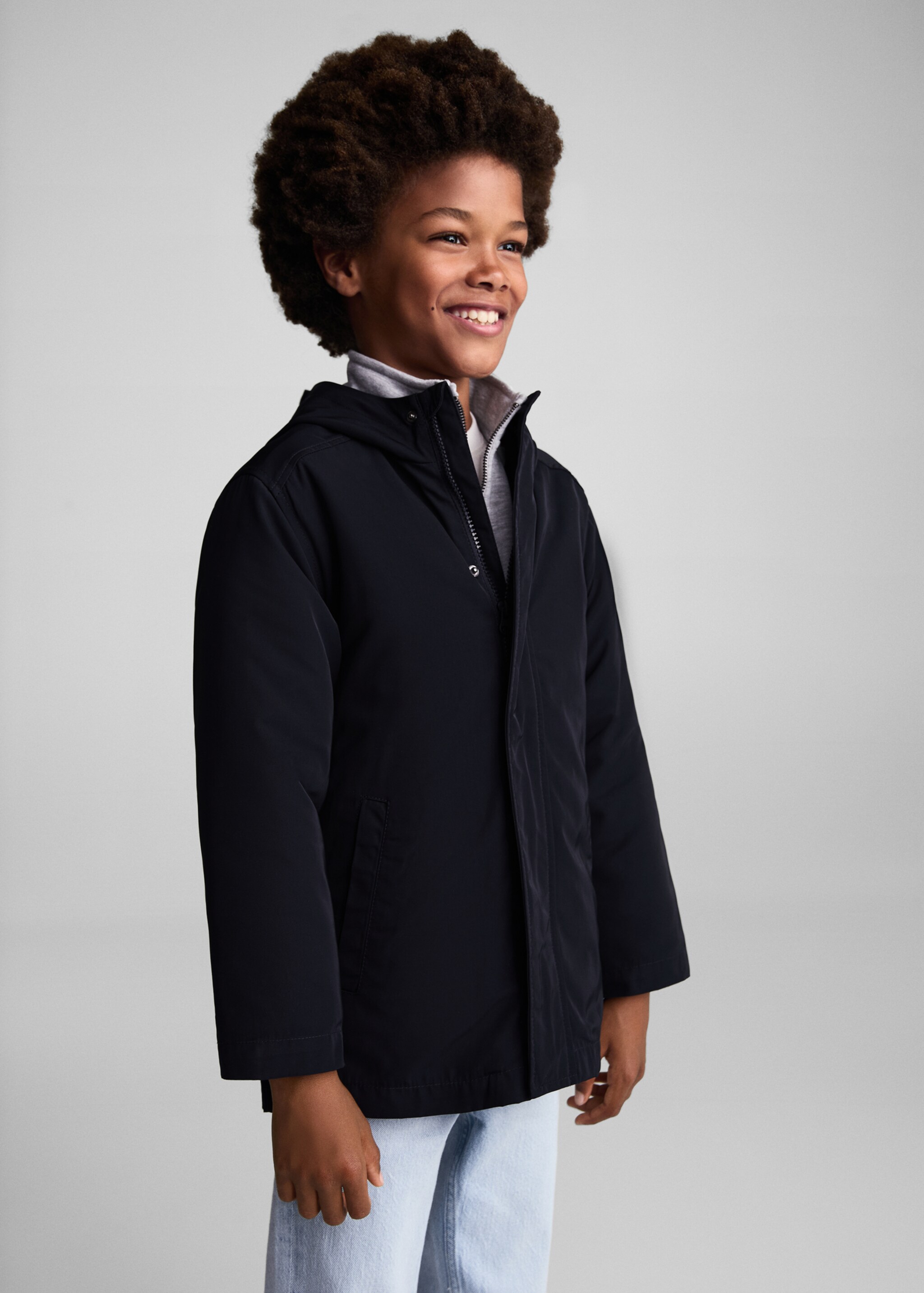 Hooded water-repellent coat - Details of the article 6, Dark Navy. Ref: 77054010-00.
