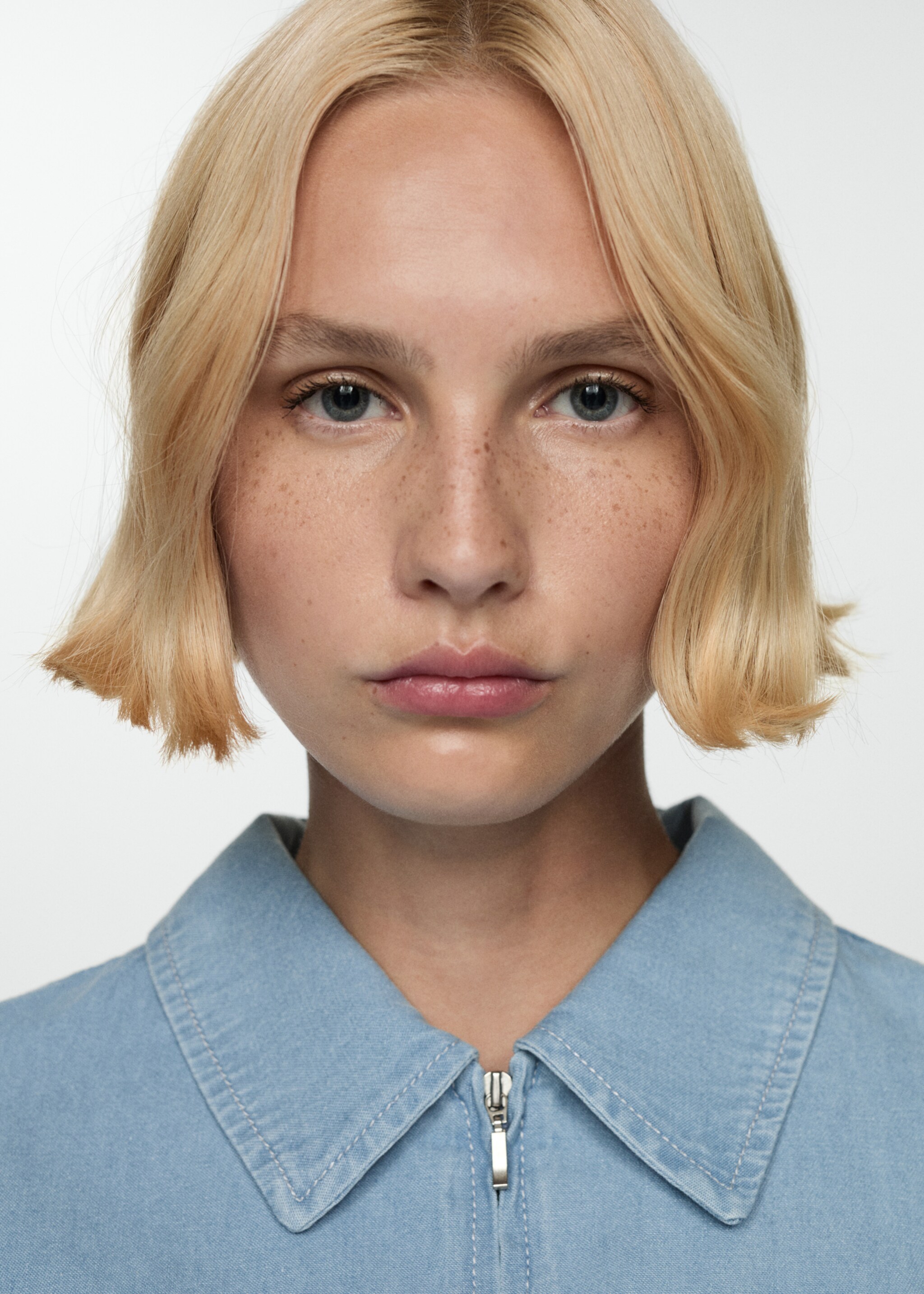Pocket denim overshirt - Details of the article 1, Light Blue. Ref: 77054014-00.