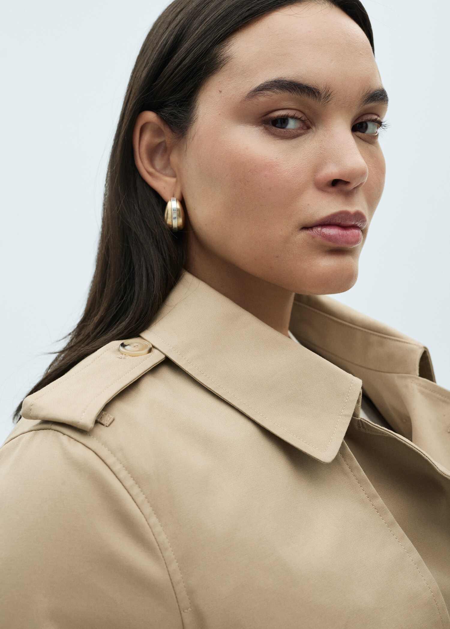 Klassischer Trenchcoat mit Gürtel - Detail des Artikels 4