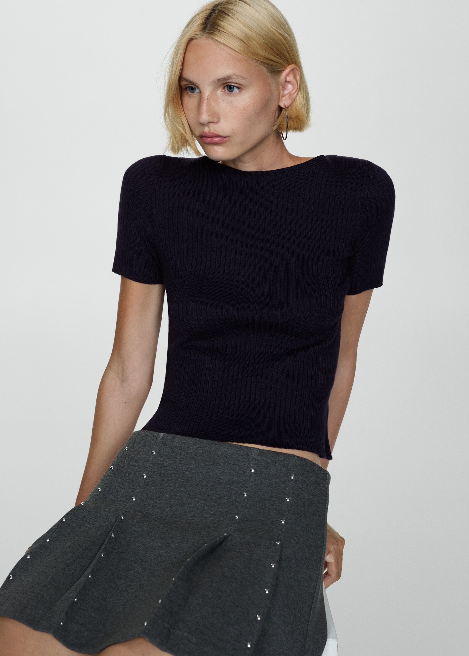 Short-sleeved fine-knit t-shirt - Details of the article 2