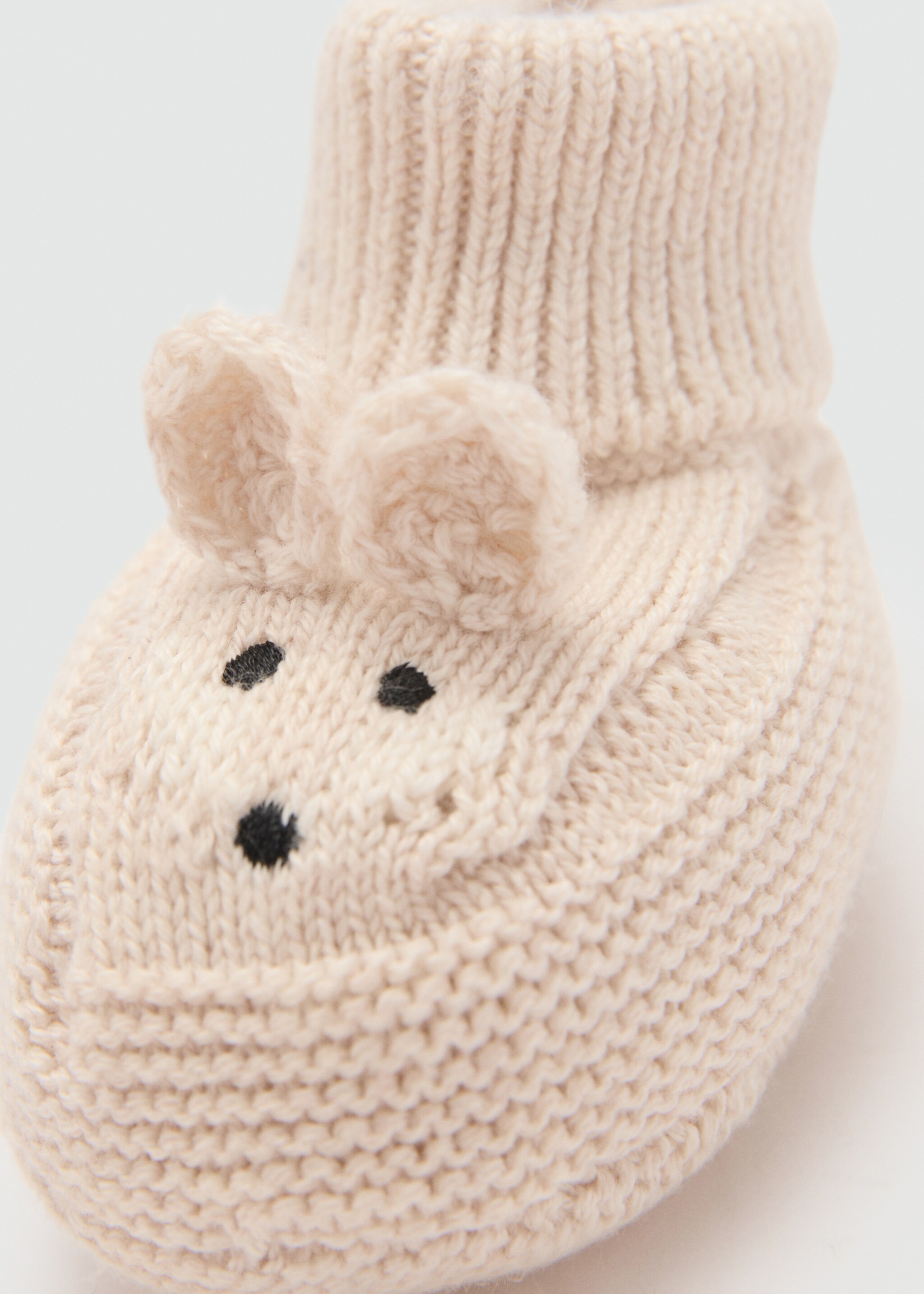 Booties with little ears - Details of the article 1