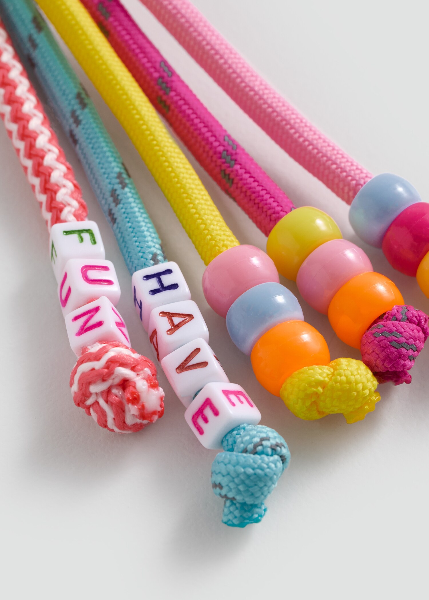 Schlüsselanhänger mit kombinierten Perlen - Mittlere Ansicht