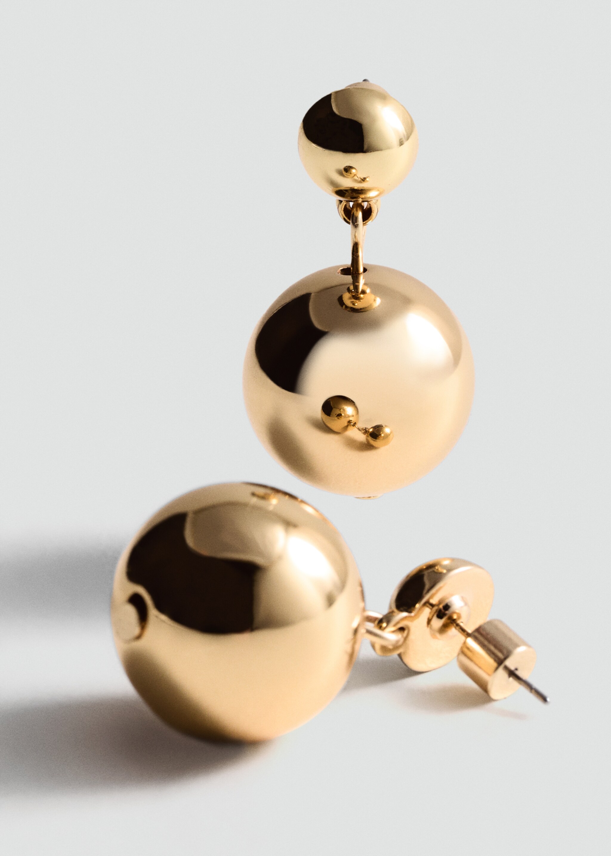 Earrings with ball design - Medium plane, Gold. Ref: 77054048-00.