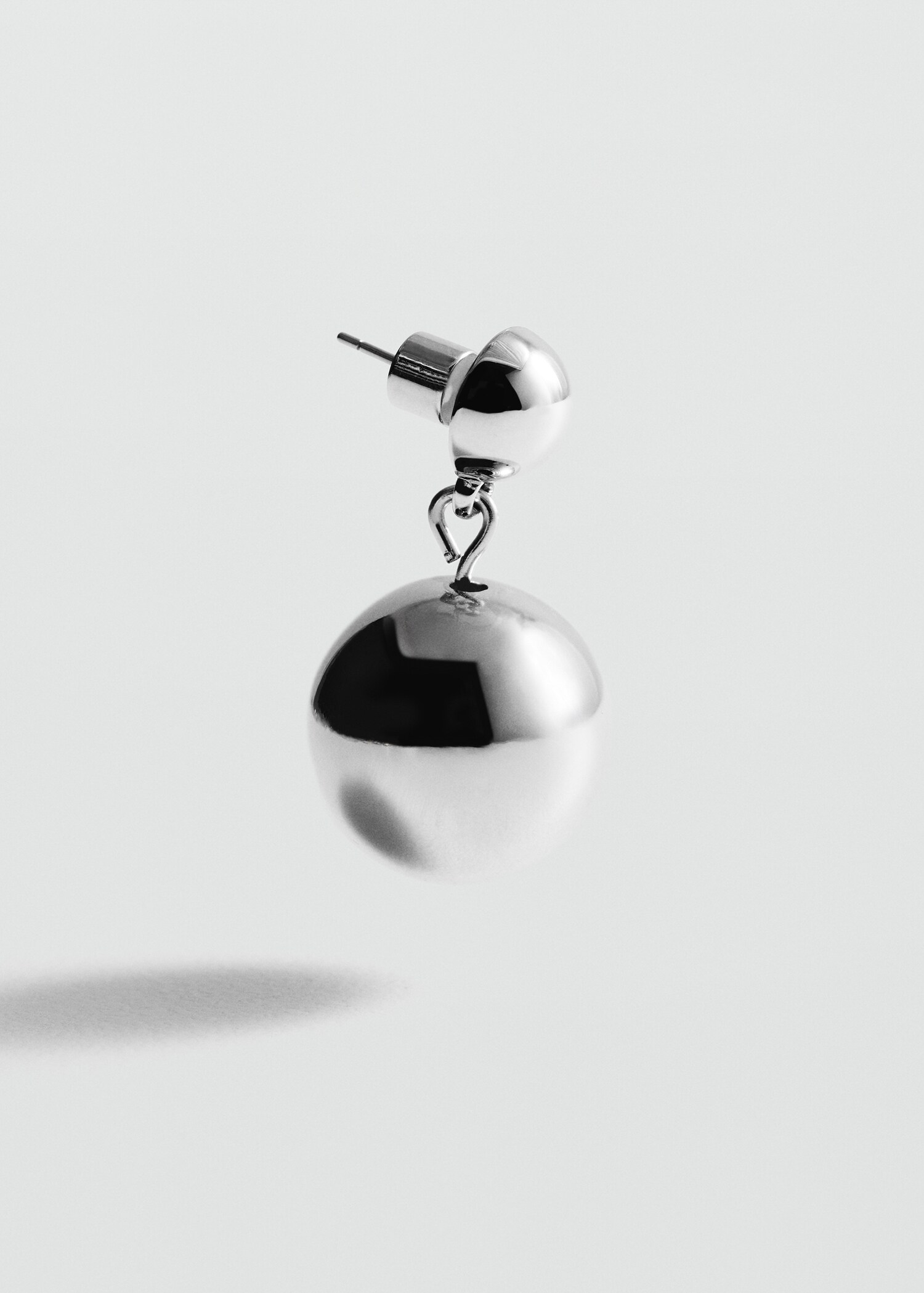 Earrings with ball design - Medium plane