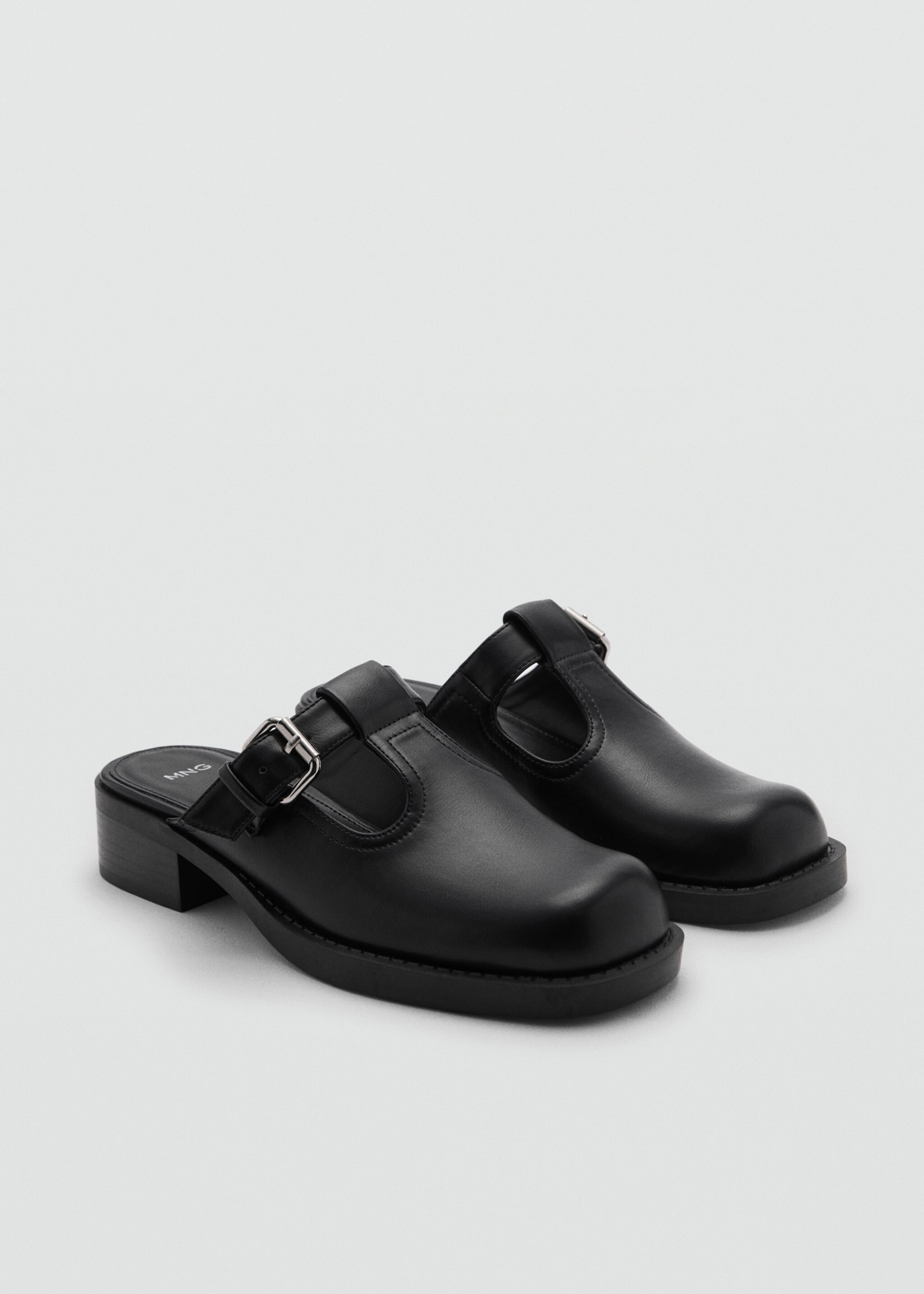 Zueco hebilla estilo mule - Plano medio, Negro. Ref: 77054060-00.
