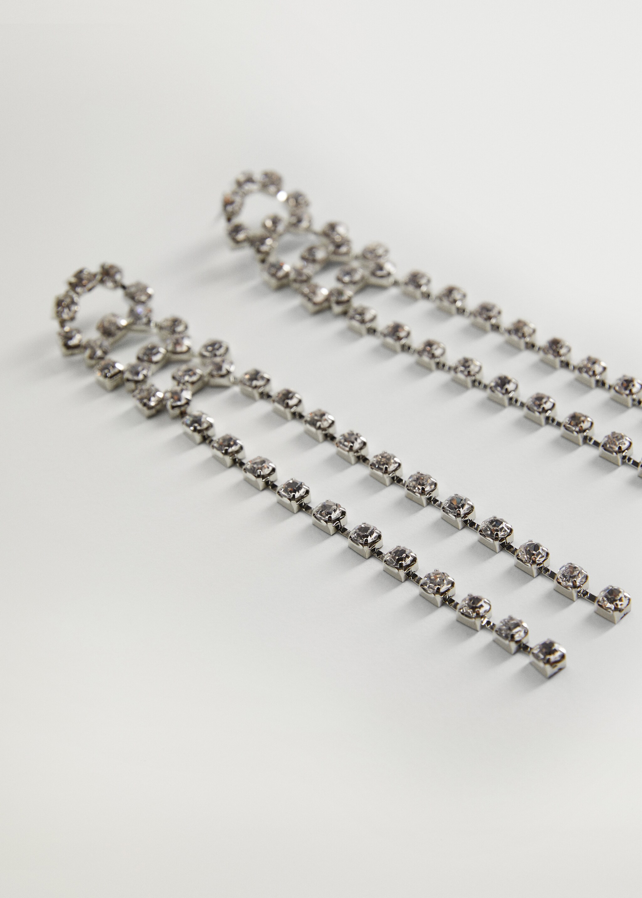 Boucles d'oreilles pendentifs strass - Plan moyen