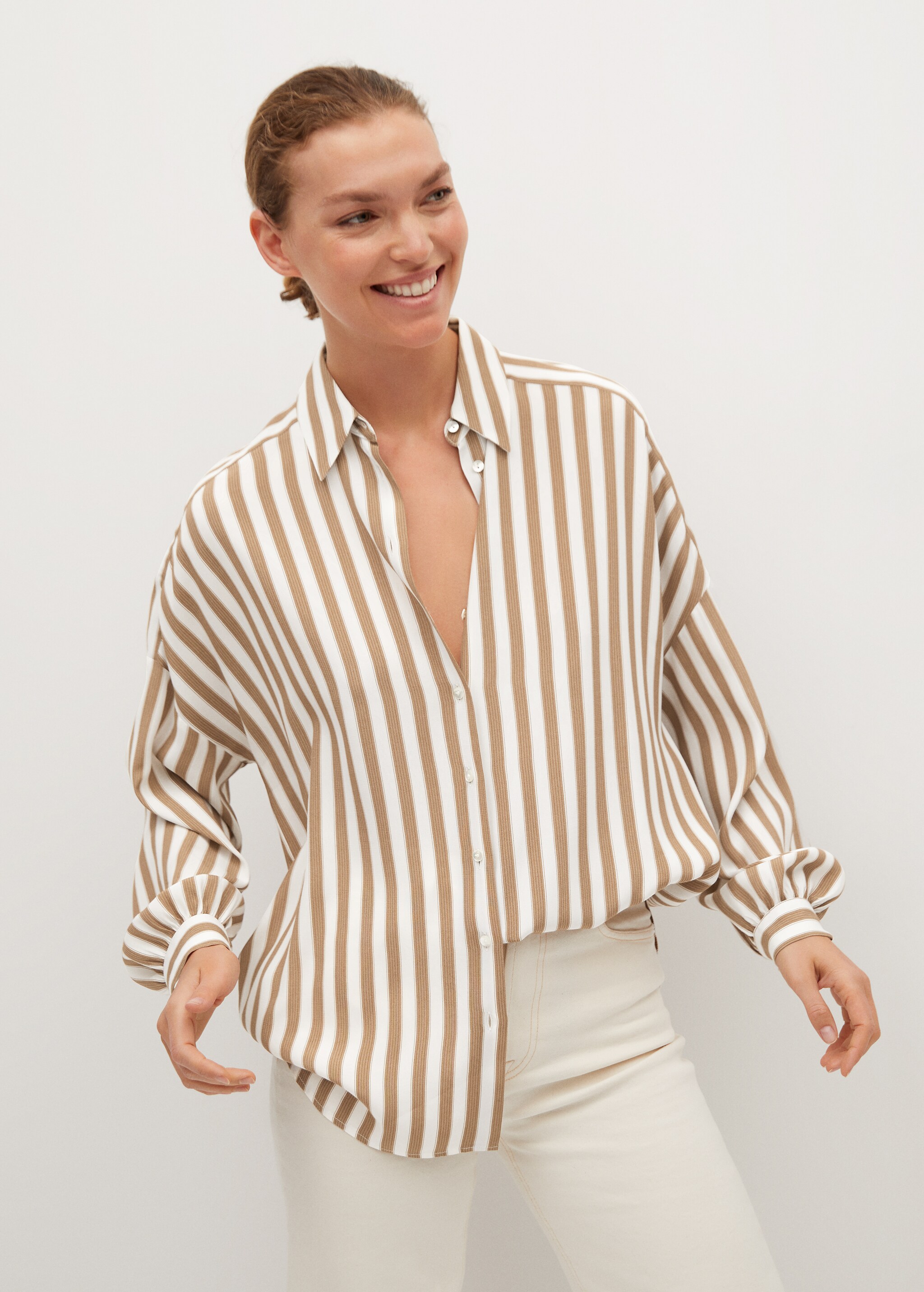 Camisa oversize rayas - Plano medio